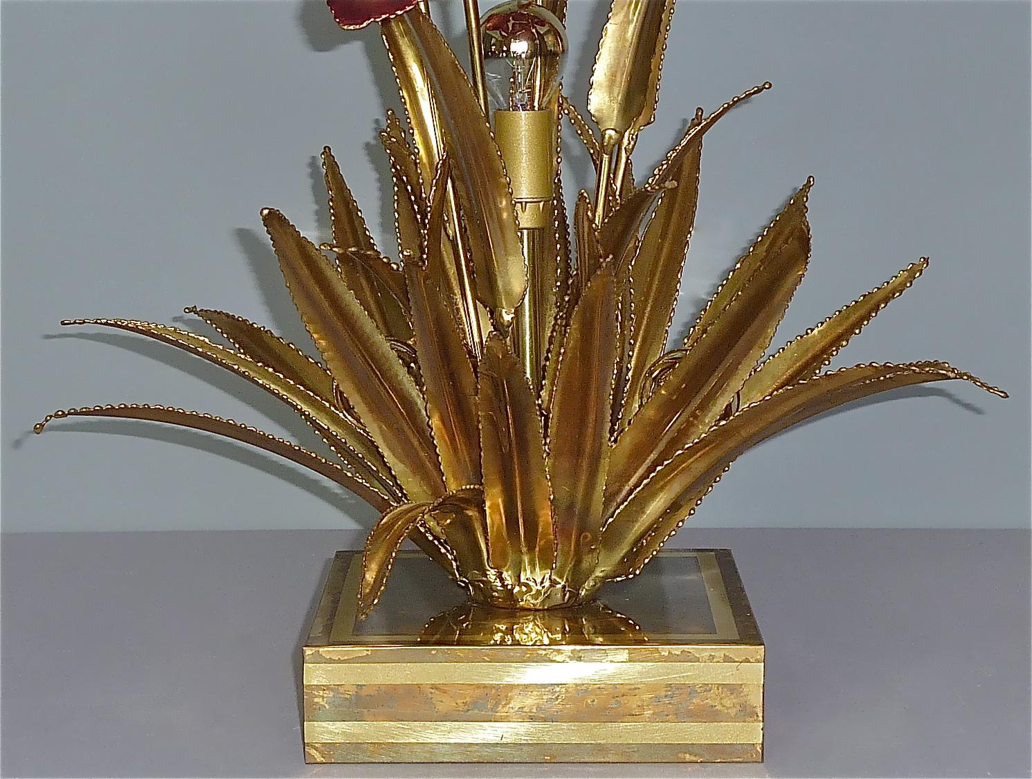 Fin du 20e siècle Lampadaire sculptural à fleurs Maison Jansen en laiton doré des années 1970 Charles Bagues en vente