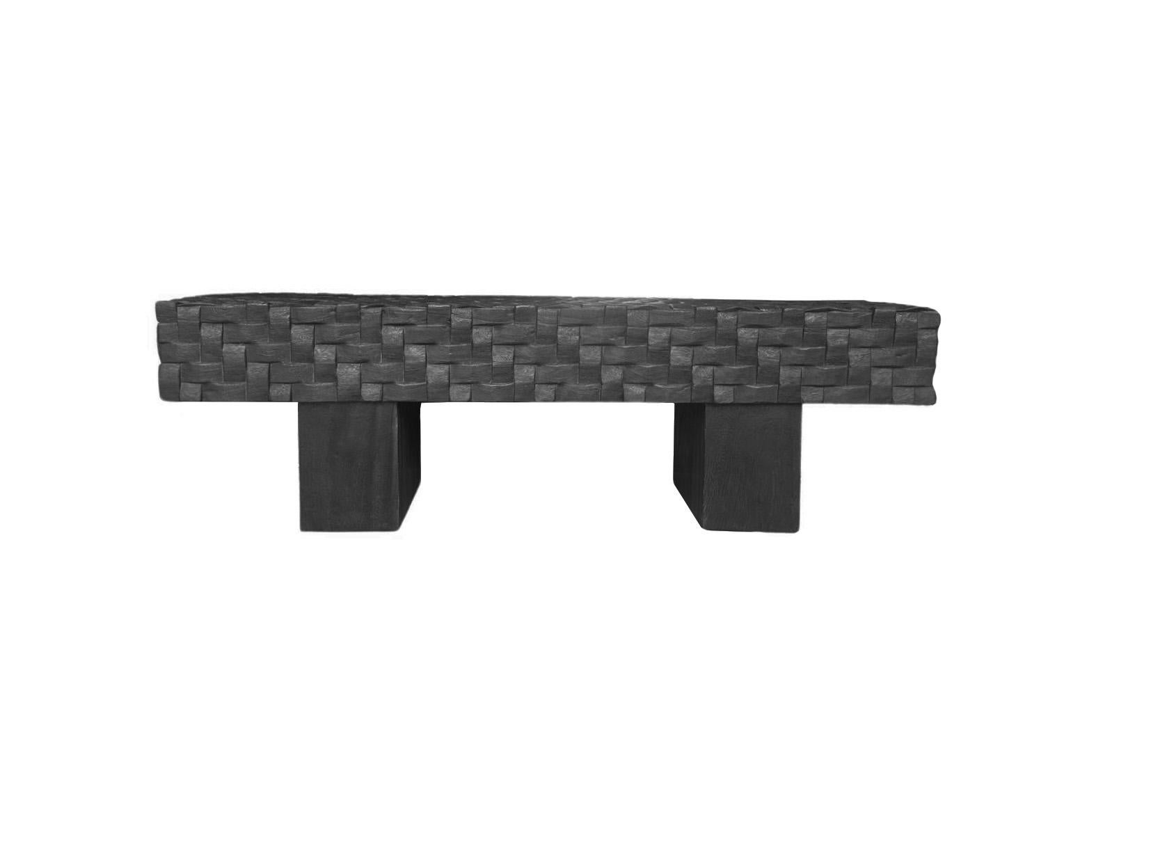 Indonésien Sculptural Mango Wood Bench, Carved Detailing, Burnt Finish Modern Organic en vente