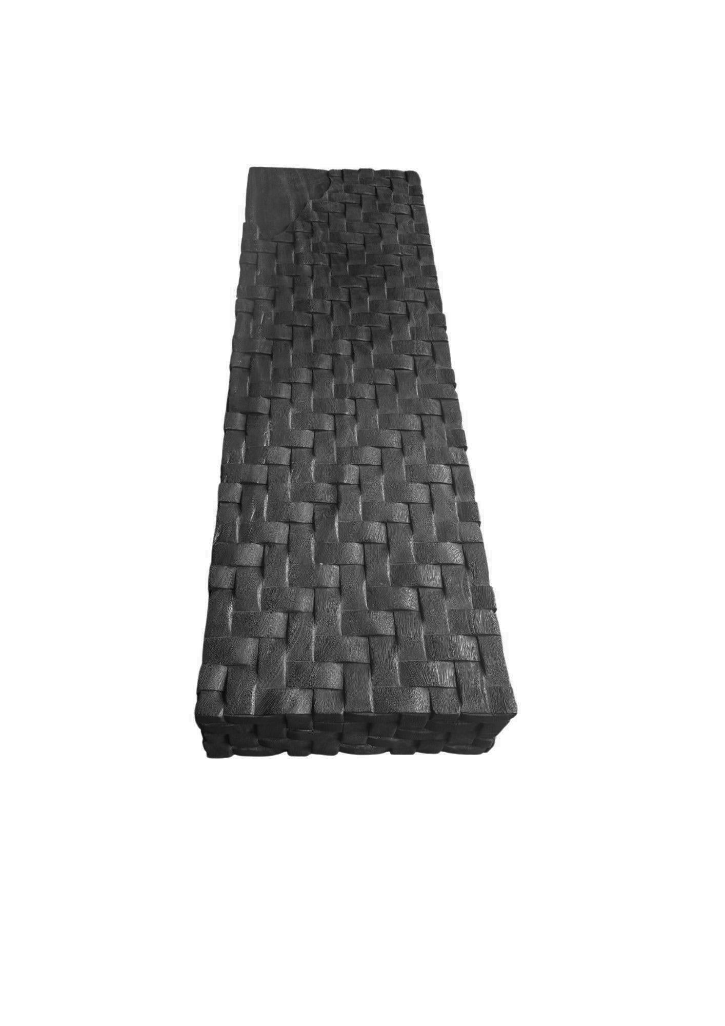 Sculpté à la main Sculptural Mango Wood Bench, Carved Detailing, Burnt Finish Modern Organic en vente
