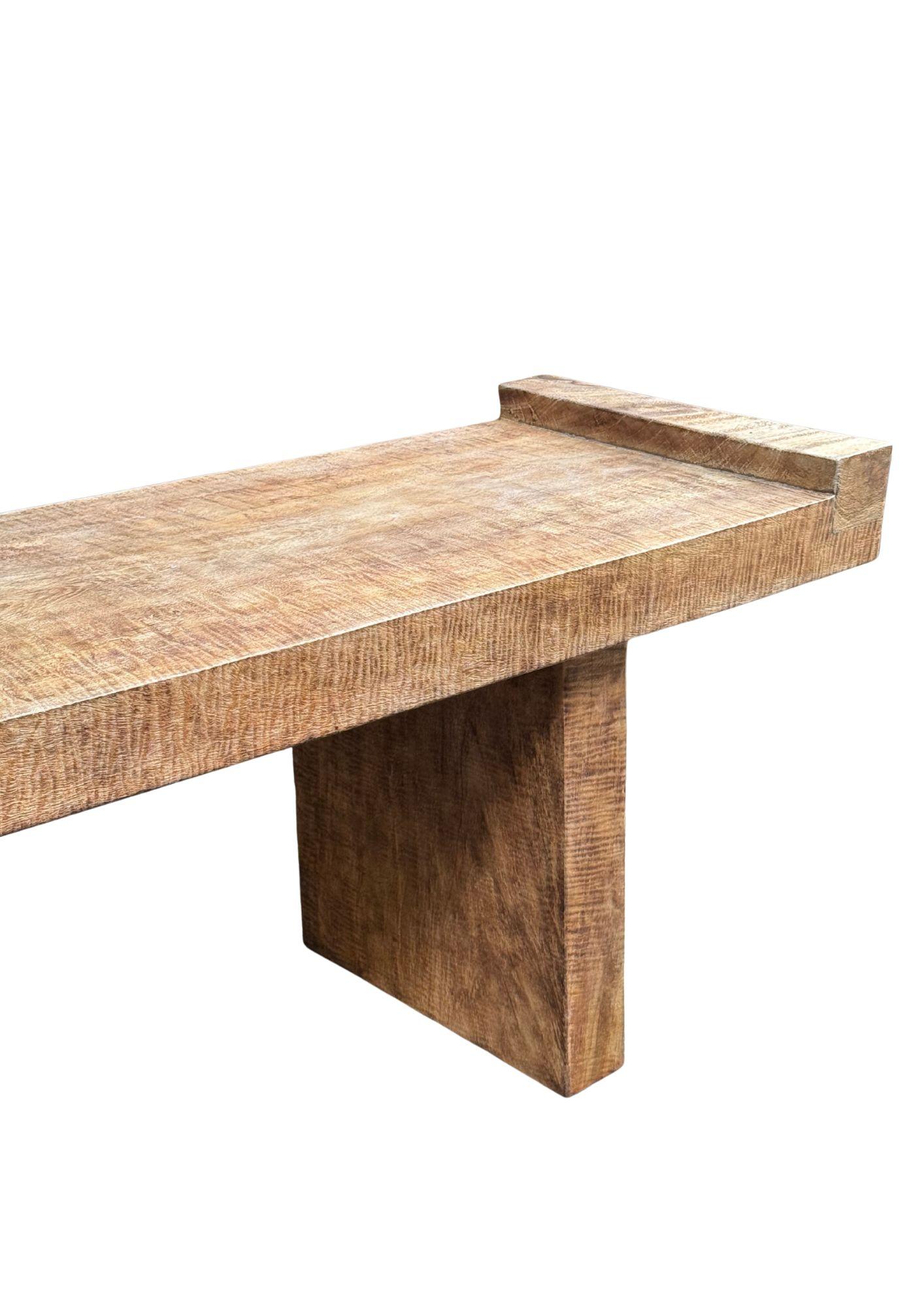 Banco Escultórico de Madera de Mango Hecho a Mano, Moderno y Orgánico Otro en venta