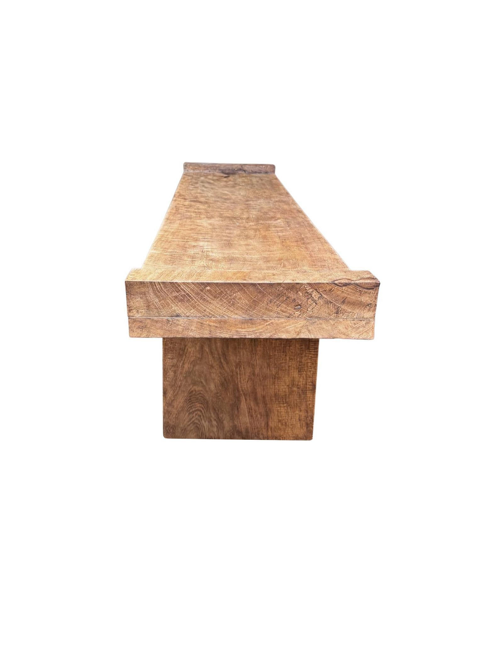 Banco Escultórico de Madera de Mango Hecho a Mano, Moderno y Orgánico Siglo XXI y contemporáneo en venta