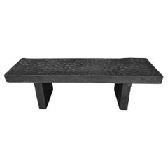 Panchina scultorea in legno di mango con finitura bruciata - Organico moderno
