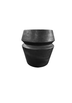 Skulpturaler Beistelltisch aus Mangoholz, gebranntes Finish, modern und organisch