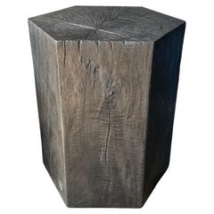 Tavolino scultoreo in Wood Wood, moderno organico, finitura bruciata