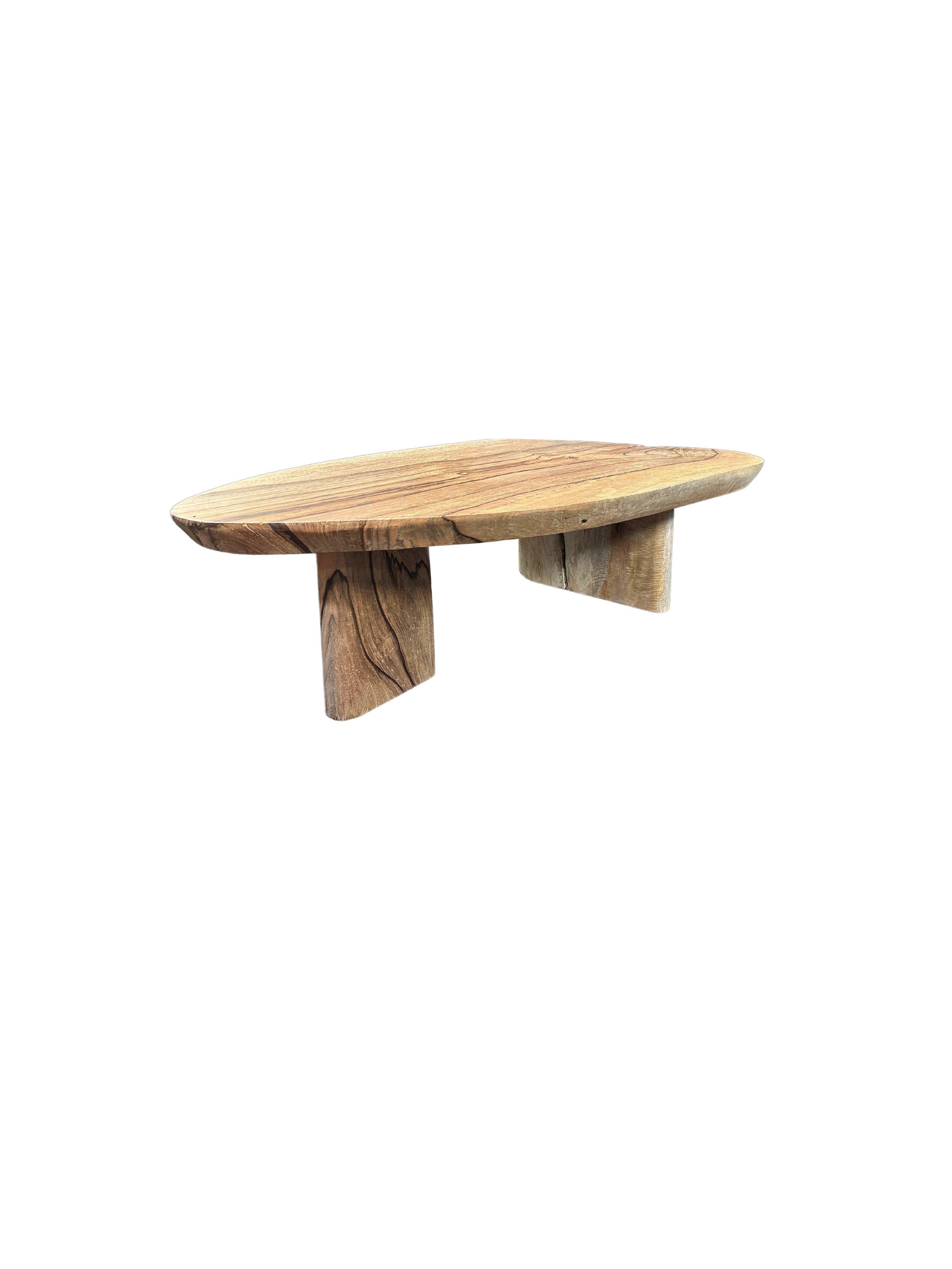 Mesa de Sofá Escultural de Madera de Mango, Moderna y Orgánica, Impresionantes Texturas de Madera Moderno orgánico en venta