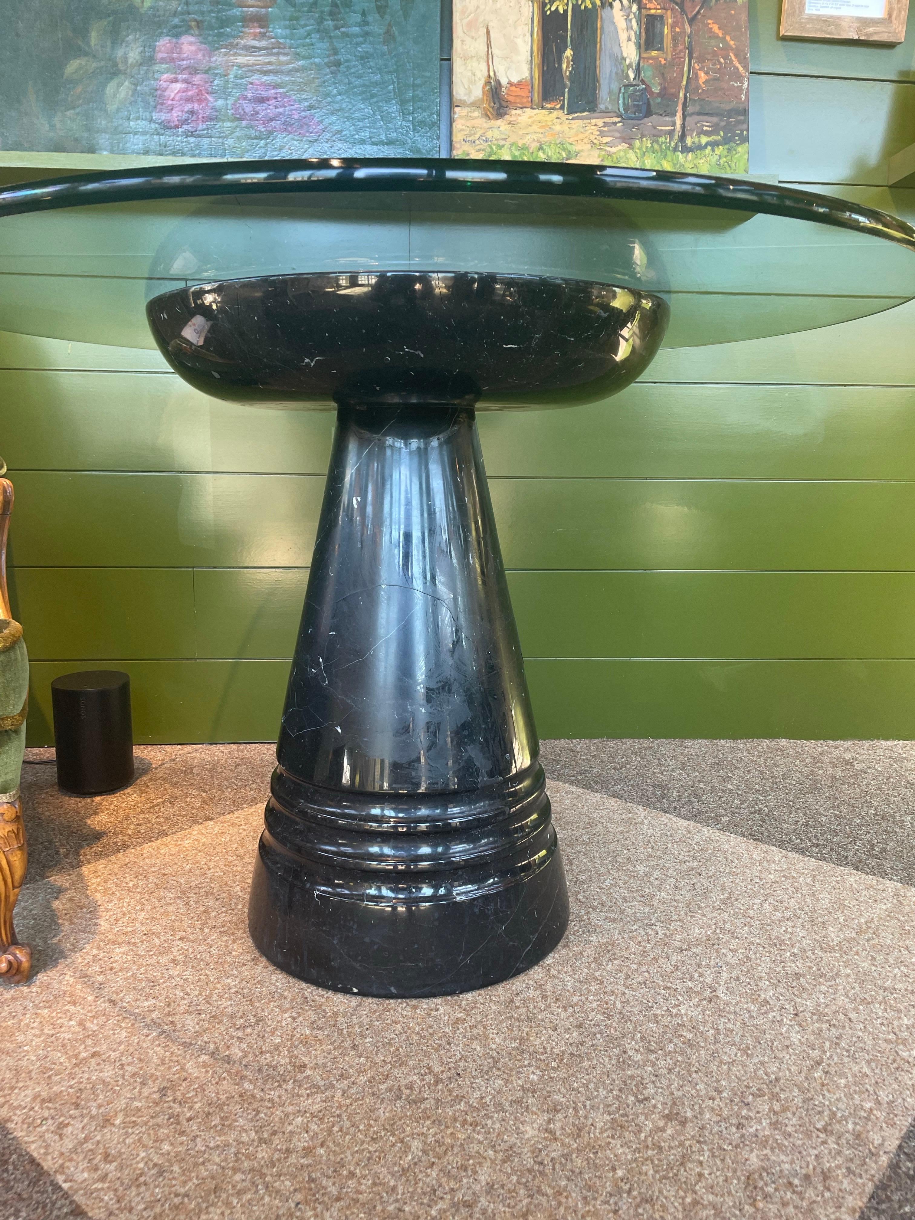 Mesa Pedestal Escultórica de Mármol Atribuida a Angelo Mangiarotti, Italia, Años 80 Tallado en venta