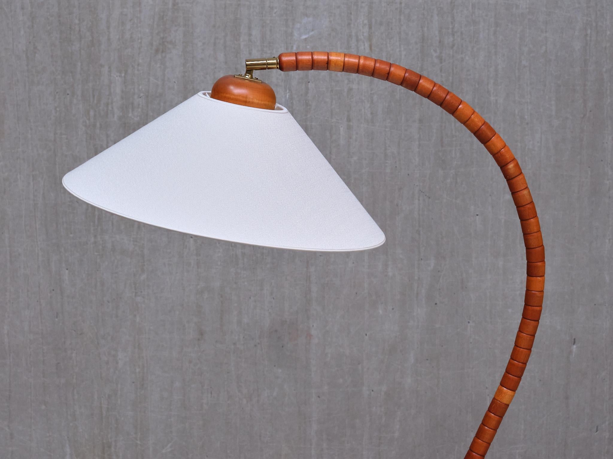 Sculptural Markslöjd Floor Lamp in Beech Wood, Sweden, 1960s 3