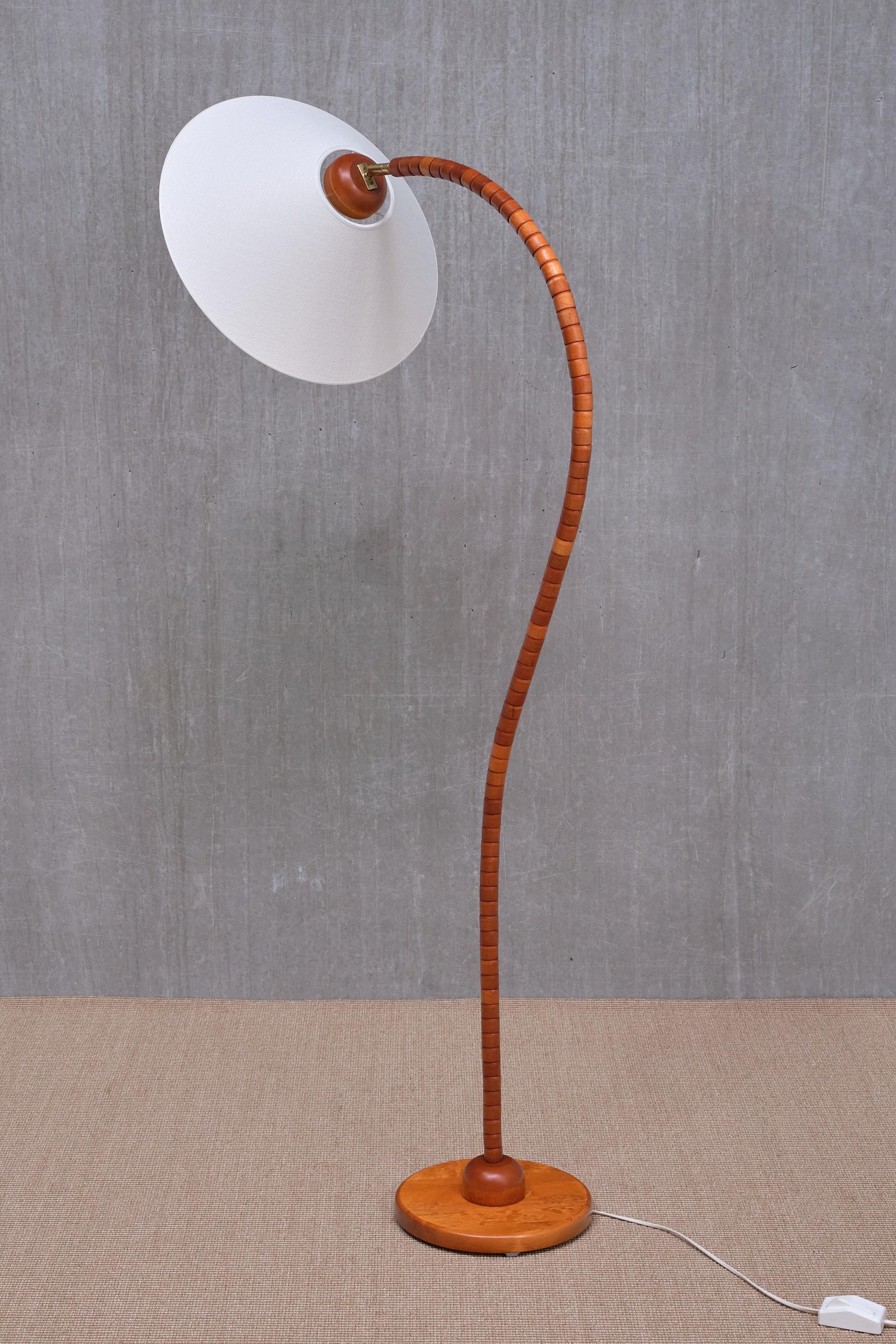 Scandinavian Modern Sculptural Markslöjd Floor Lamp in Beech Wood, Sweden, 1960s