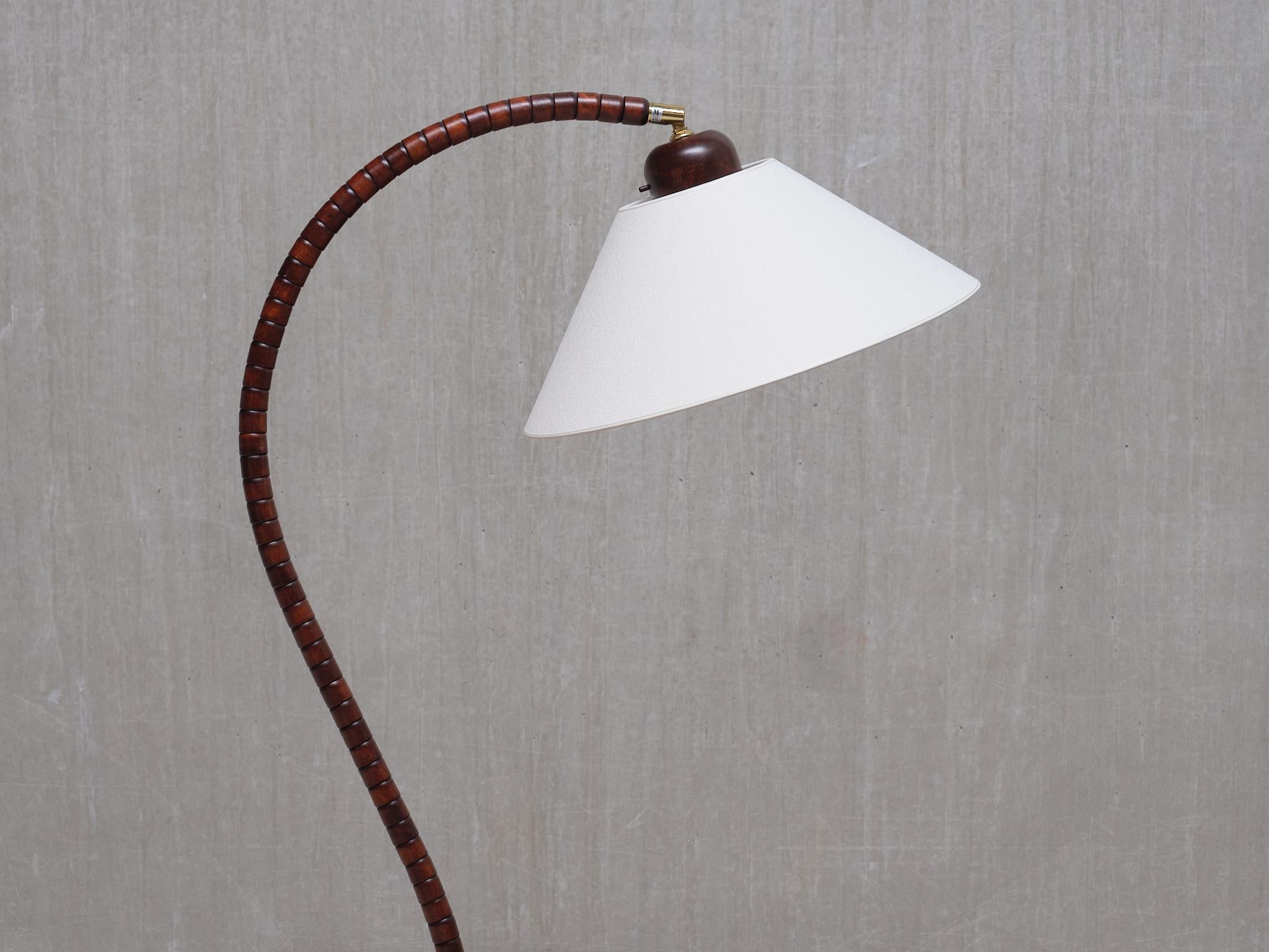 Sculptural Markslöjd Floor Lamp in Beech Wood, Sweden, 1960s (Skandinavische Moderne) im Angebot