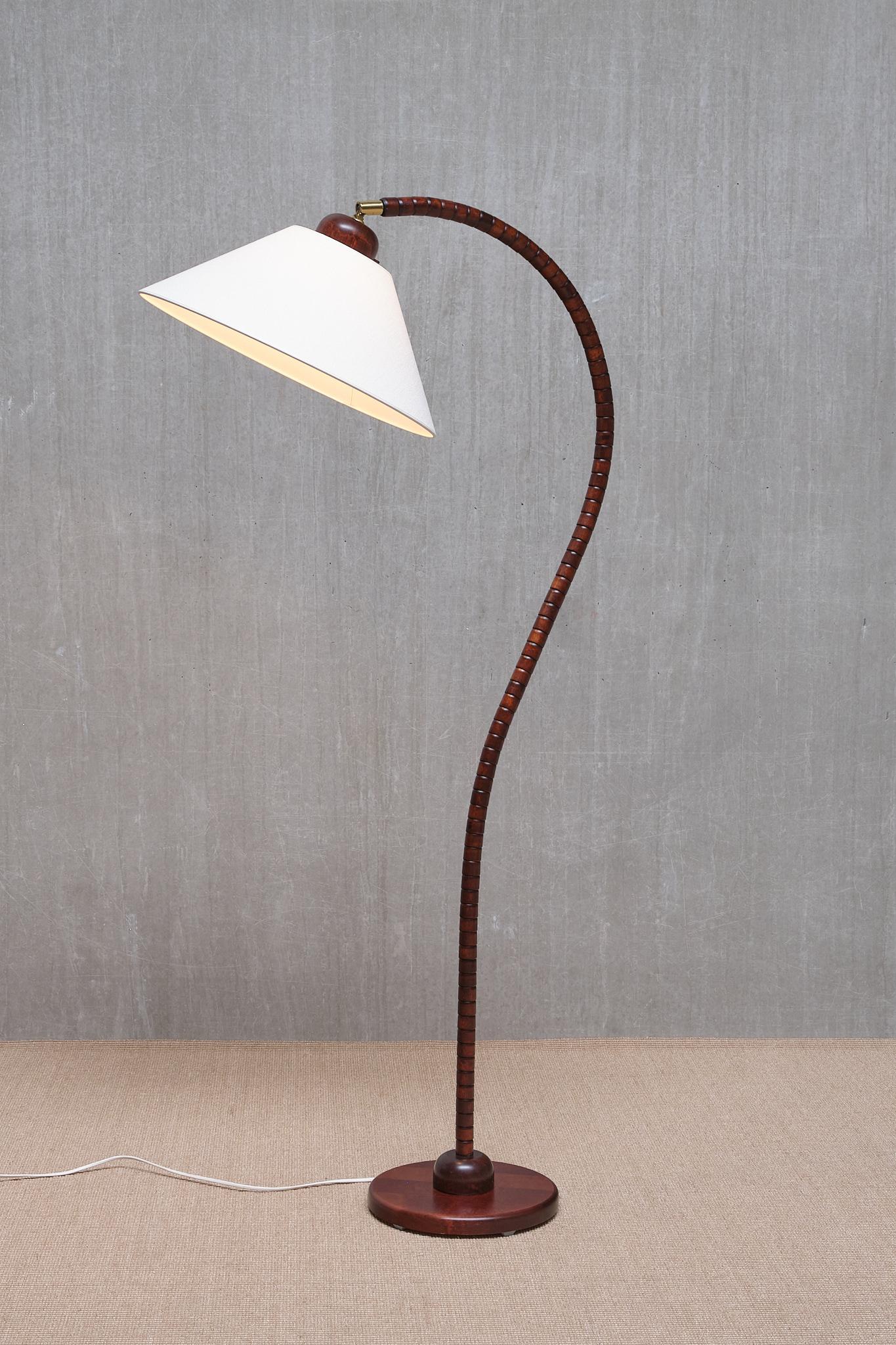 Sculptural Markslöjd Floor Lamp in Beech Wood, Sweden, 1960s im Zustand „Gut“ im Angebot in The Hague, NL