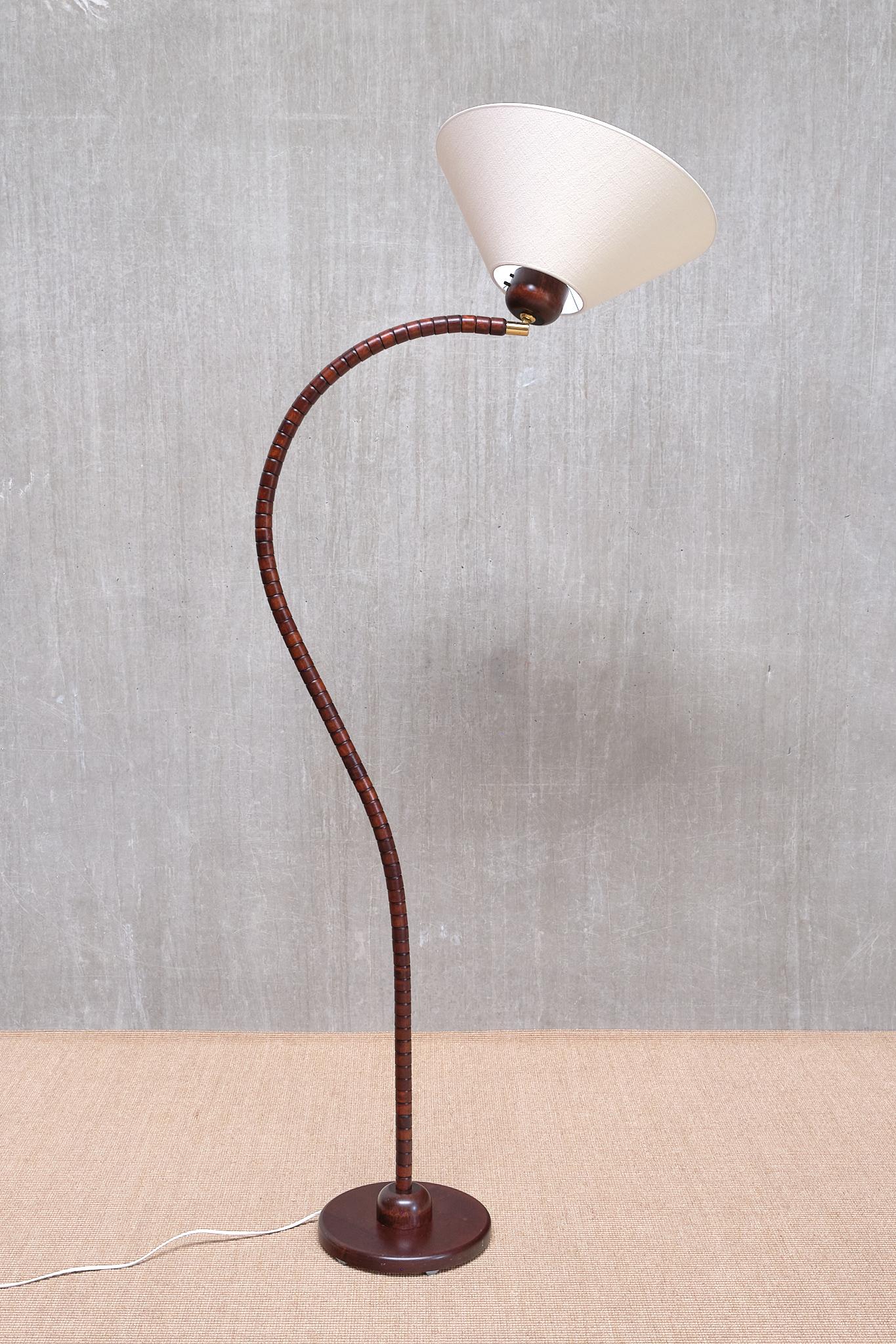 Sculptural Markslöjd Floor Lamp in Beech Wood, Sweden, 1960s im Angebot 2