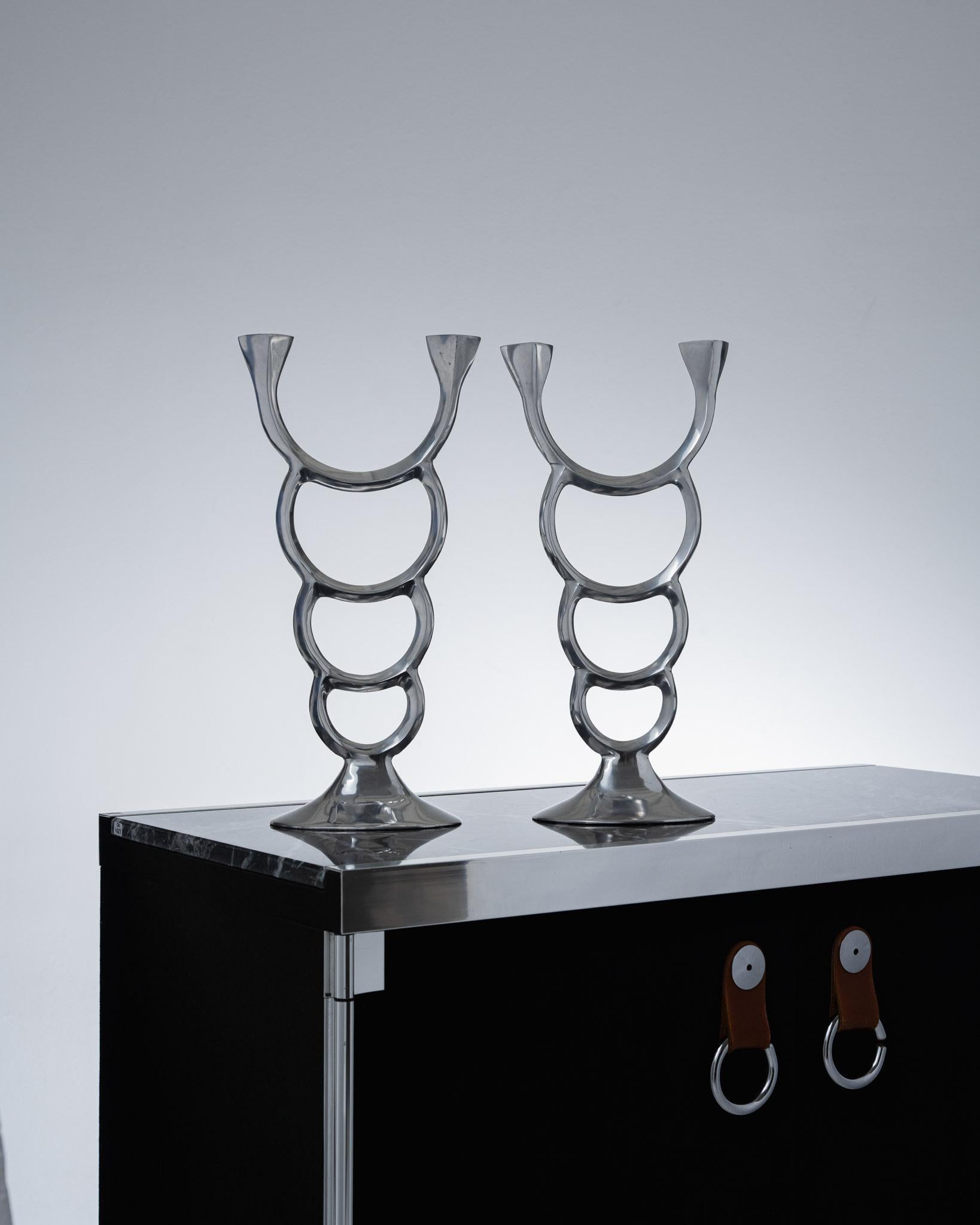 Skulpturaler Kerzenhalter aus Metall, 1970er Jahre im Zustand „Gut“ im Angebot in PARIS, FR