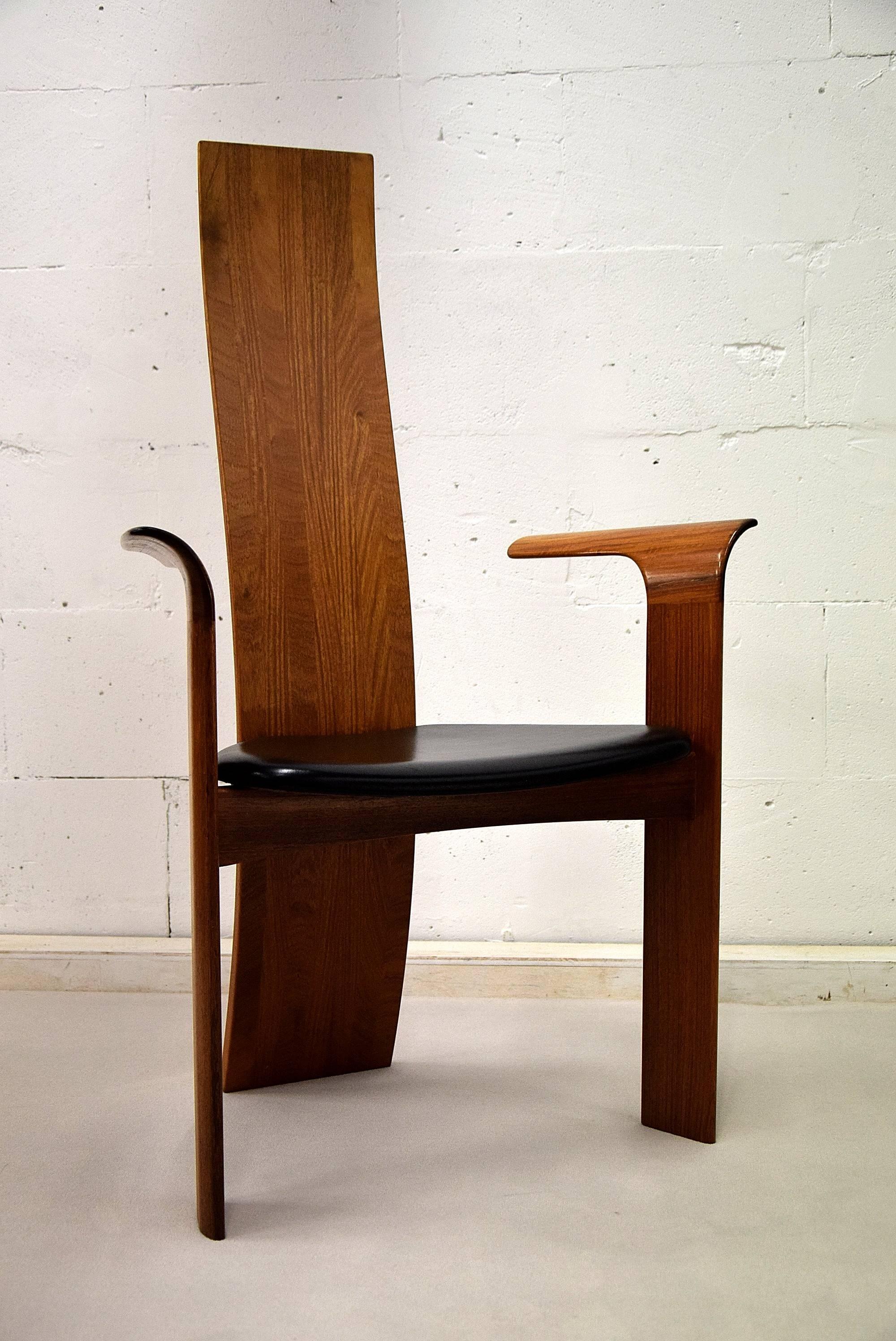 Skulpturaler Sessel aus der Mitte des Jahrhunderts im Angebot 3