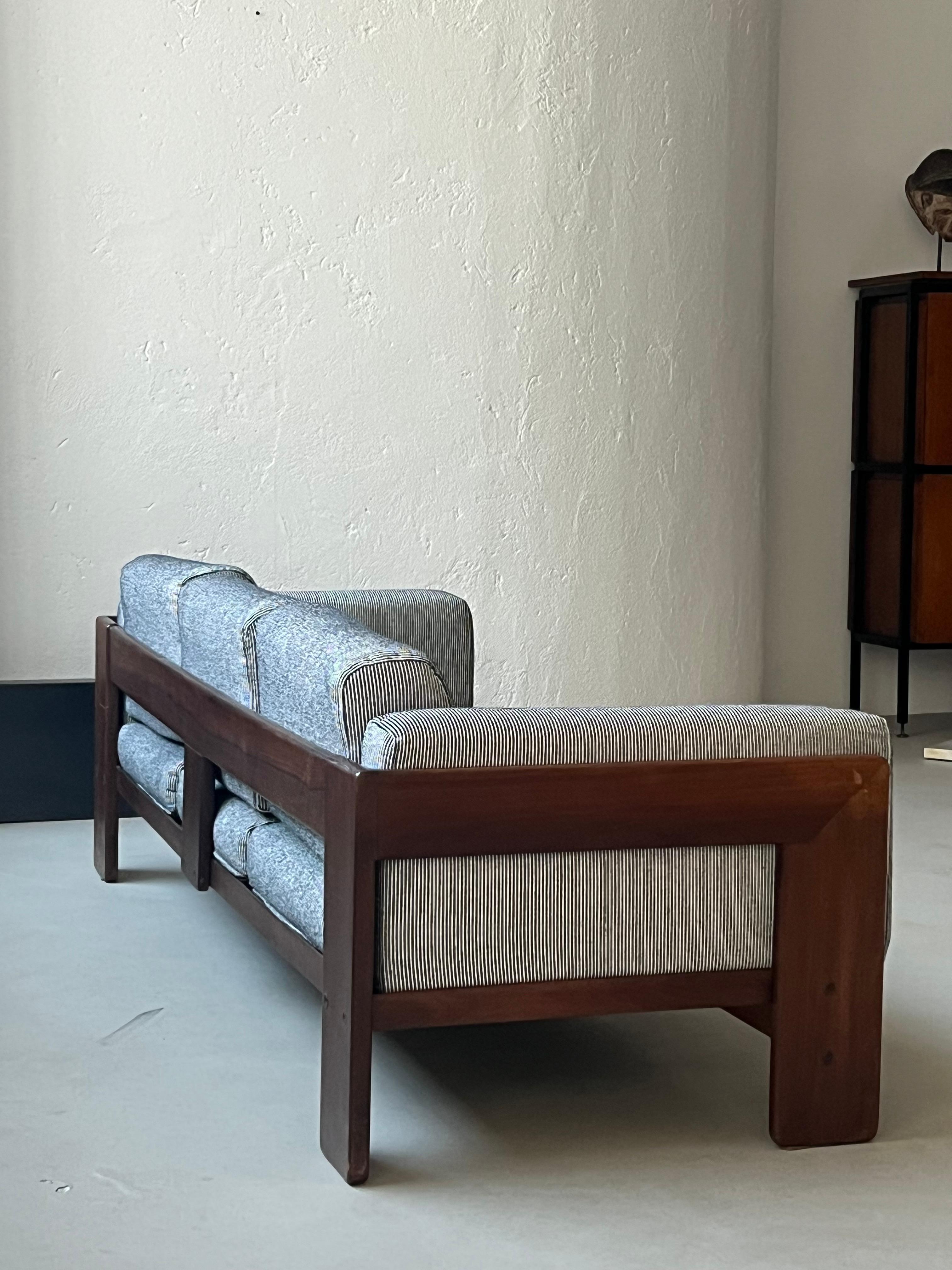 Divano scultoreo di metà secolo Bastiano di Afra & Tobia Scarpa, Made in Italy in vendita 11