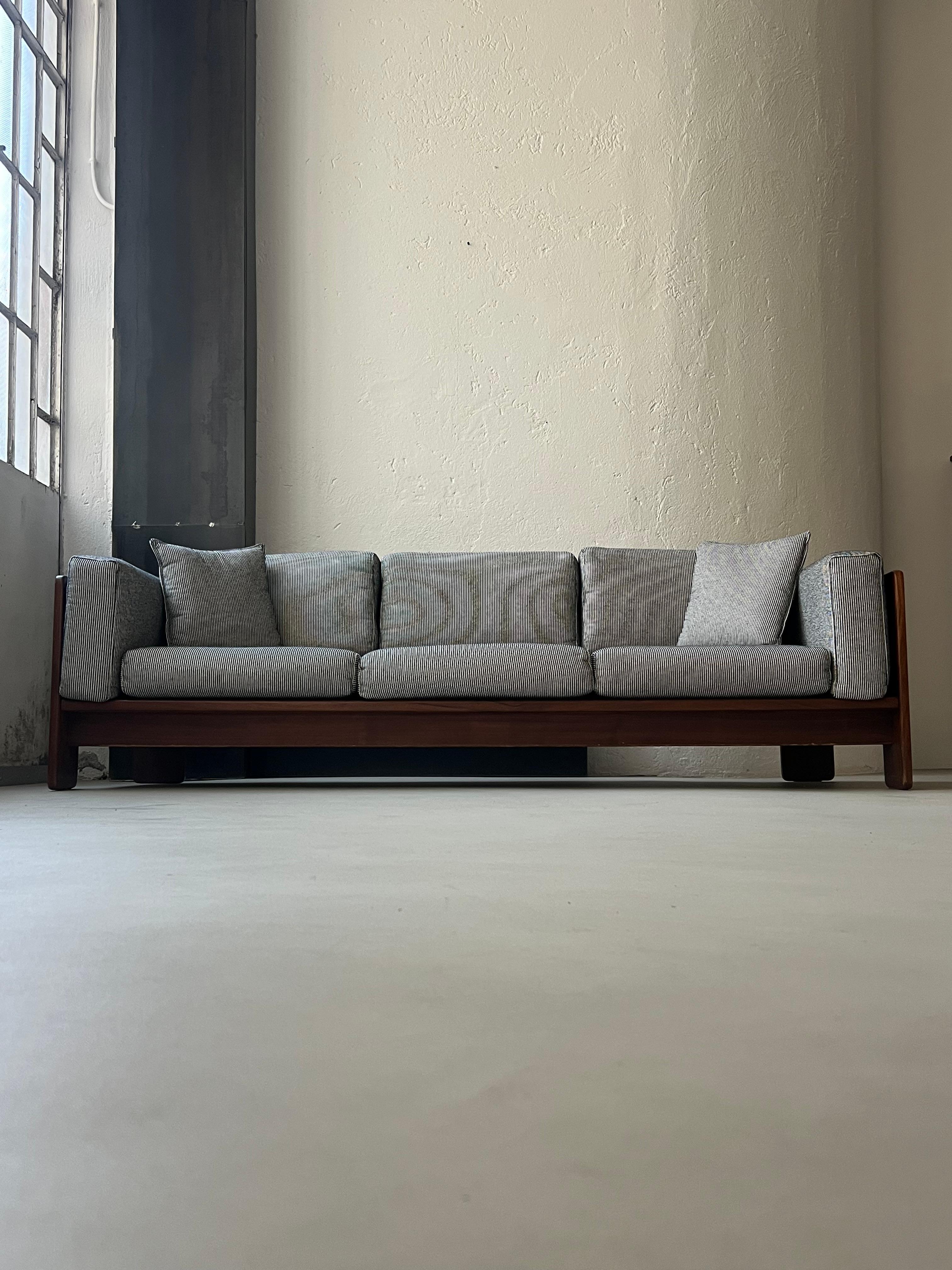 Divano scultoreo di metà secolo Bastiano di Afra & Tobia Scarpa, Made in Italy In condizioni buone in vendita a Milano, IT