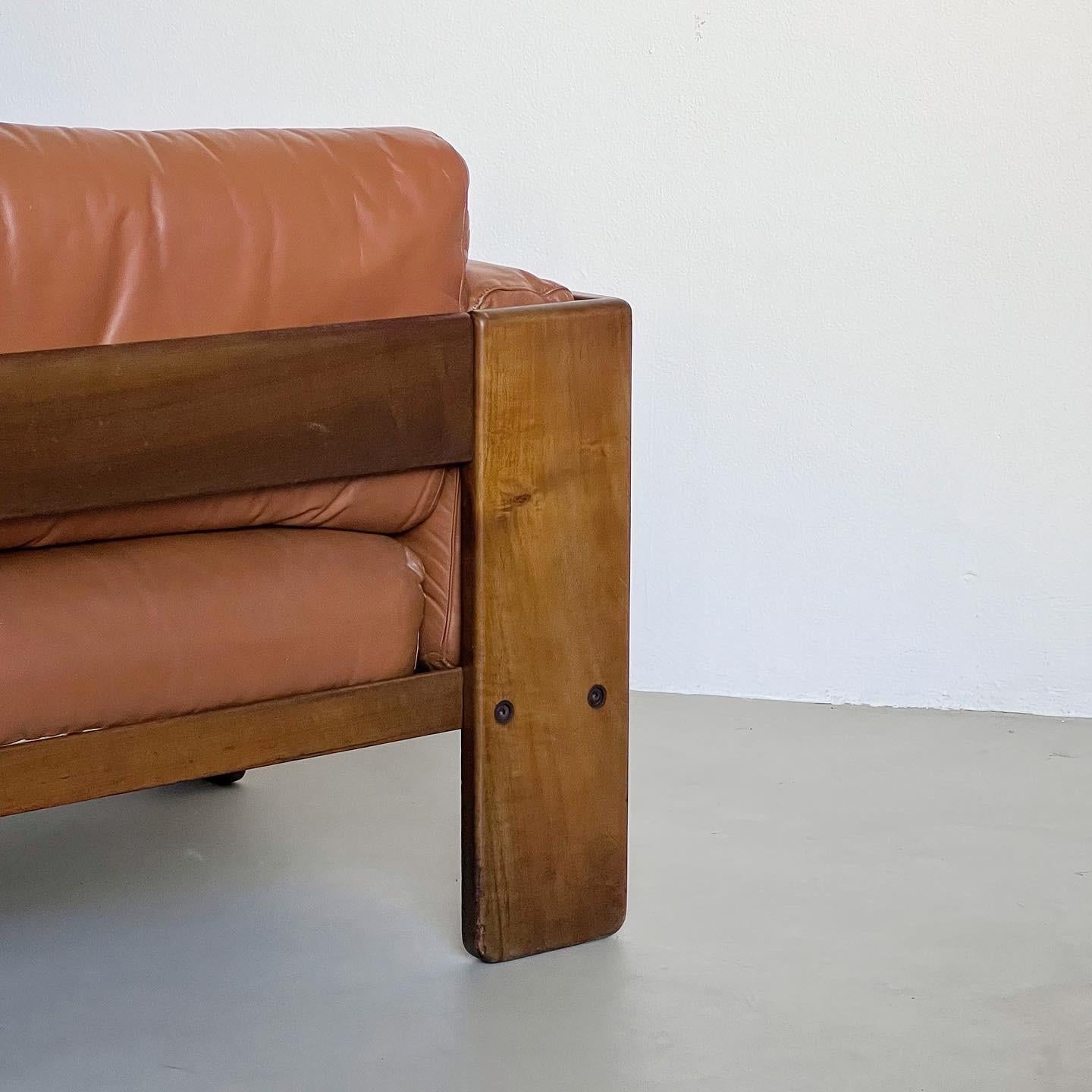 Mid-Century moderno Divano scultoreo di metà secolo Bastiano di Afra & Tobia Scarpa, Made in Italy in vendita