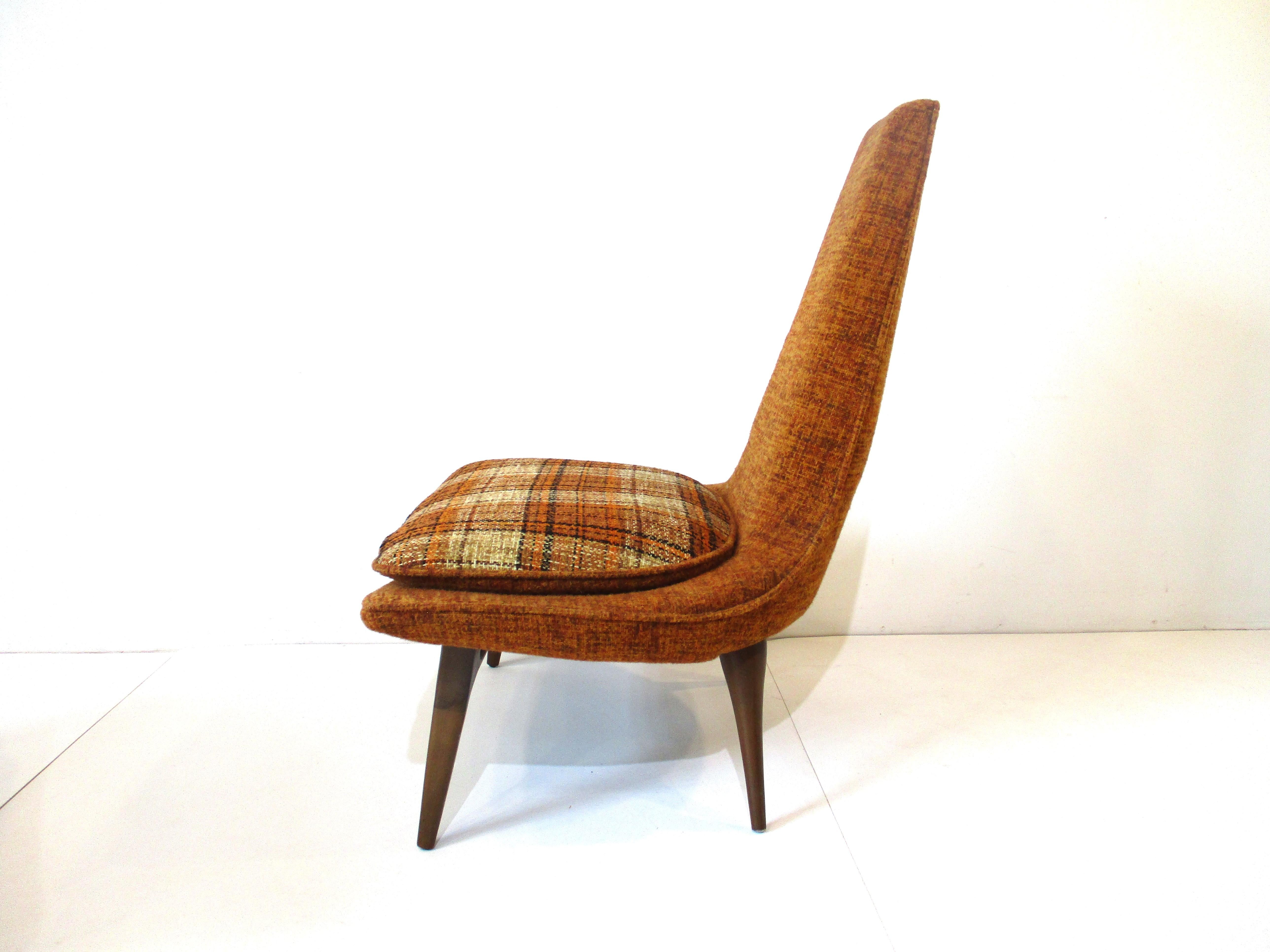 Sculptural Midcentury High Back Slipper Lounge Chairs by Karpen of California In Good Condition In Cincinnati, OH