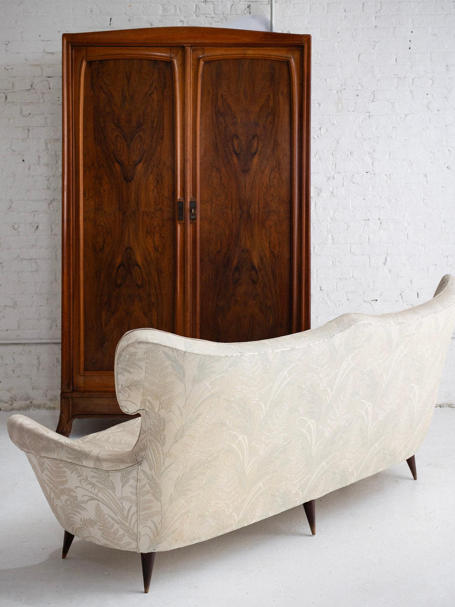 20th Century Sculptural Mid Century Italian Sofa Attributed to Maurizio Tempestini For Sale