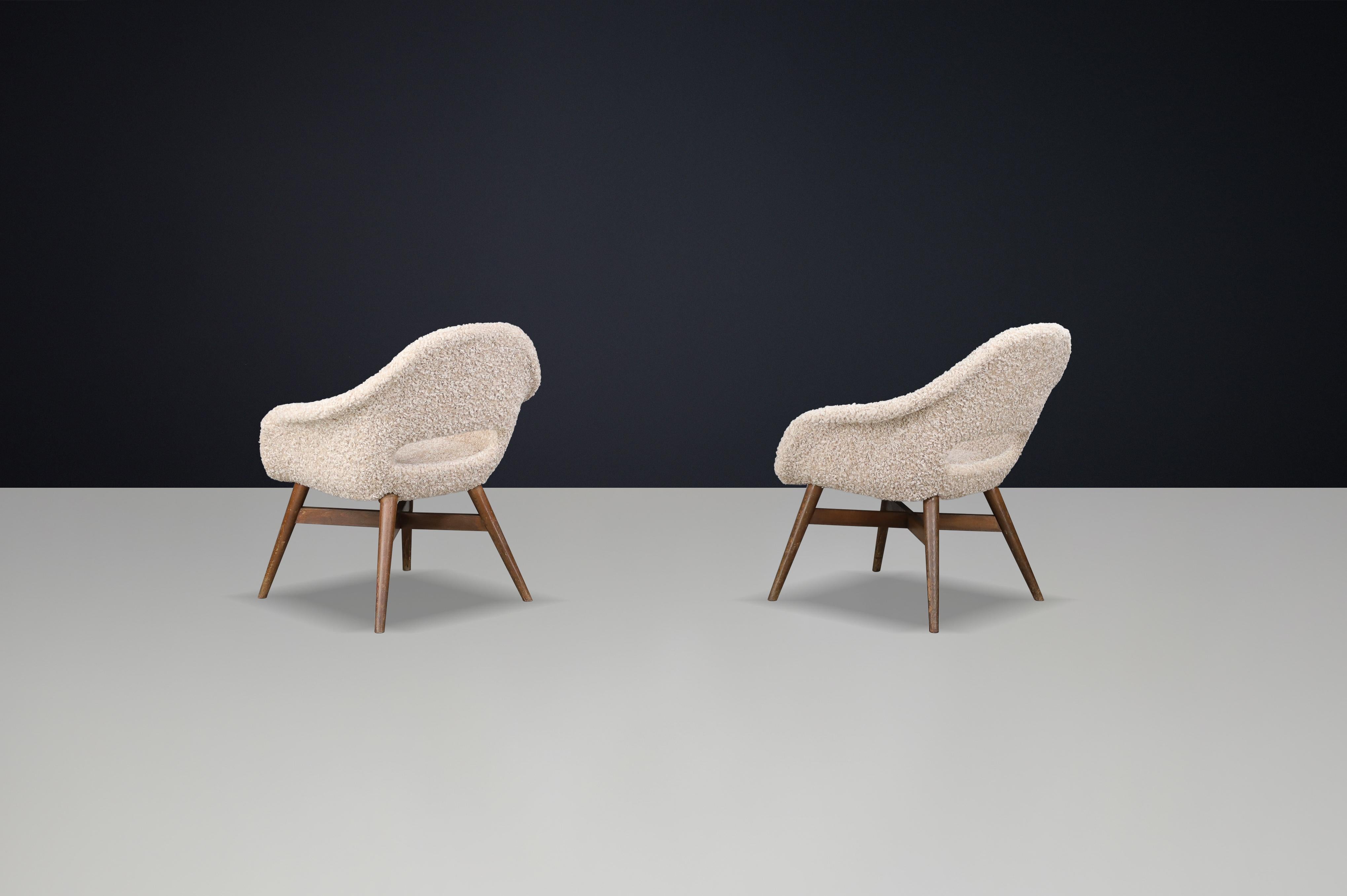 20ième siècle Chaise longue sculpturale du milieu du siècle par Miroslav Navrátil, 1960s en vente