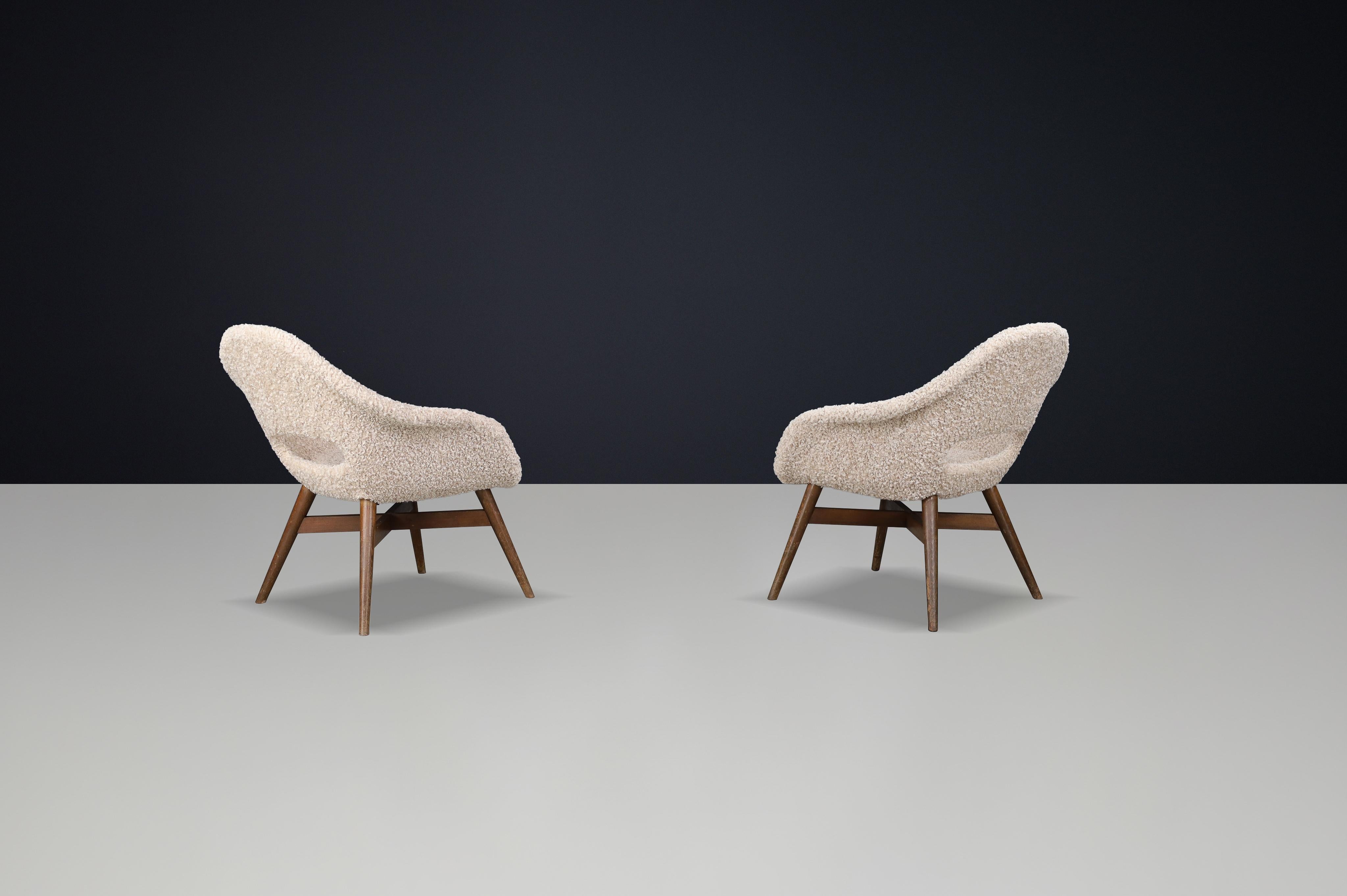Chaise longue sculpturale du milieu du siècle par Miroslav Navrátil, 1960s en vente 2