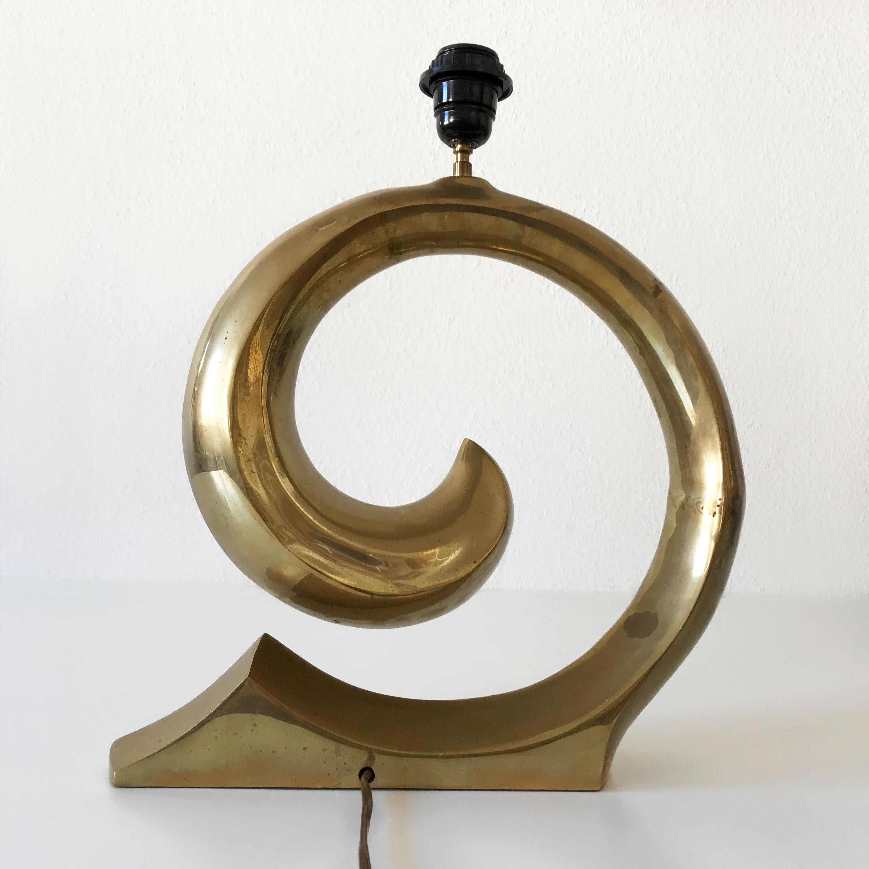 Sculptural Mid-Century Modern Brass Table Lamp by Pierre Cardin, 1970s, France In Good Condition In Munich, DE