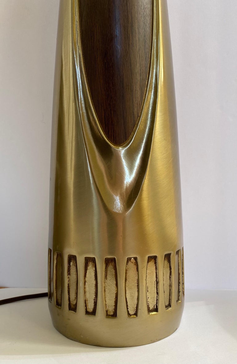 Mid-20th Century Sculptural Mid-Century Modern Brushed Brass and Walnut Wood Veneer Lamp, Laurel For Sale