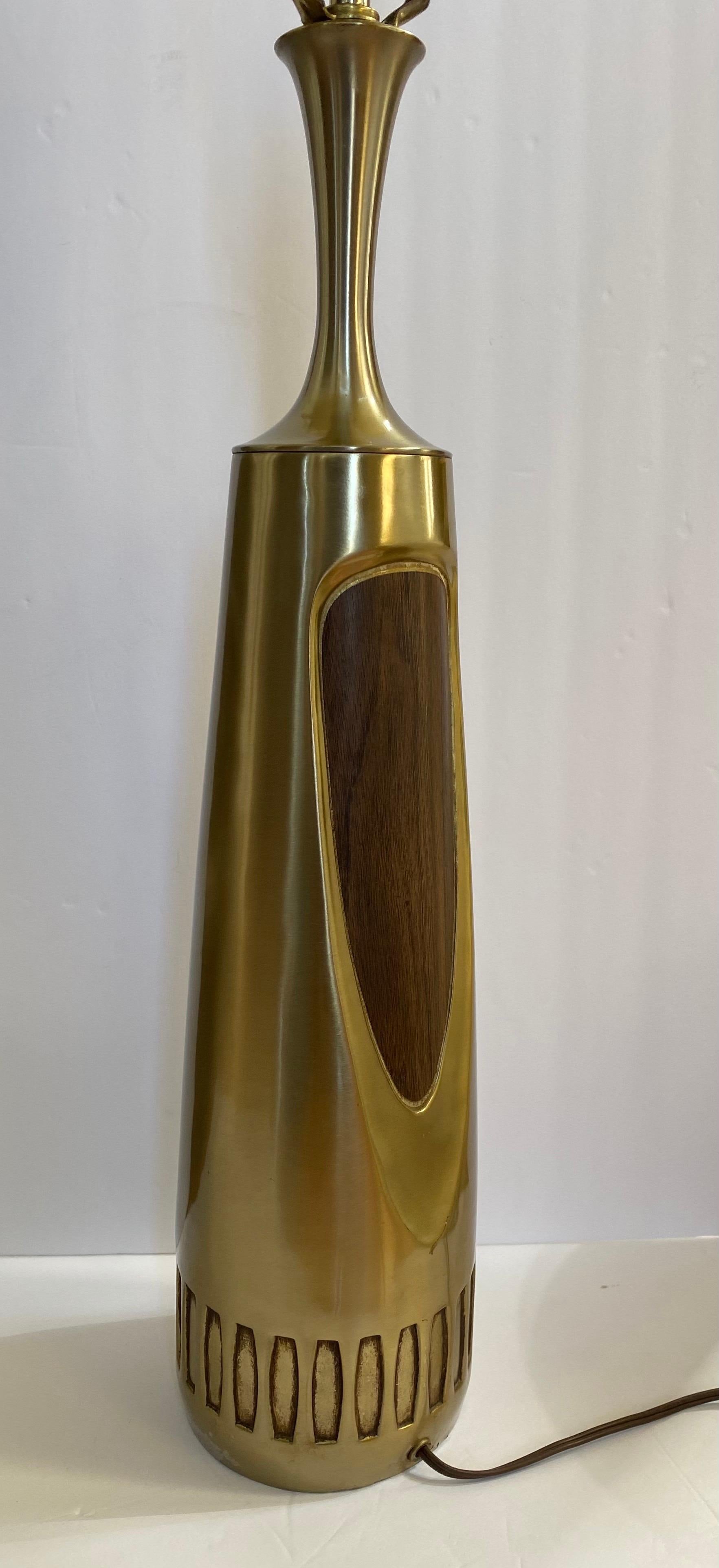 Sculptural Mid-Century Modern Brushed Brass and Walnut Wood Veneer Lamp, Laurel For Sale 1