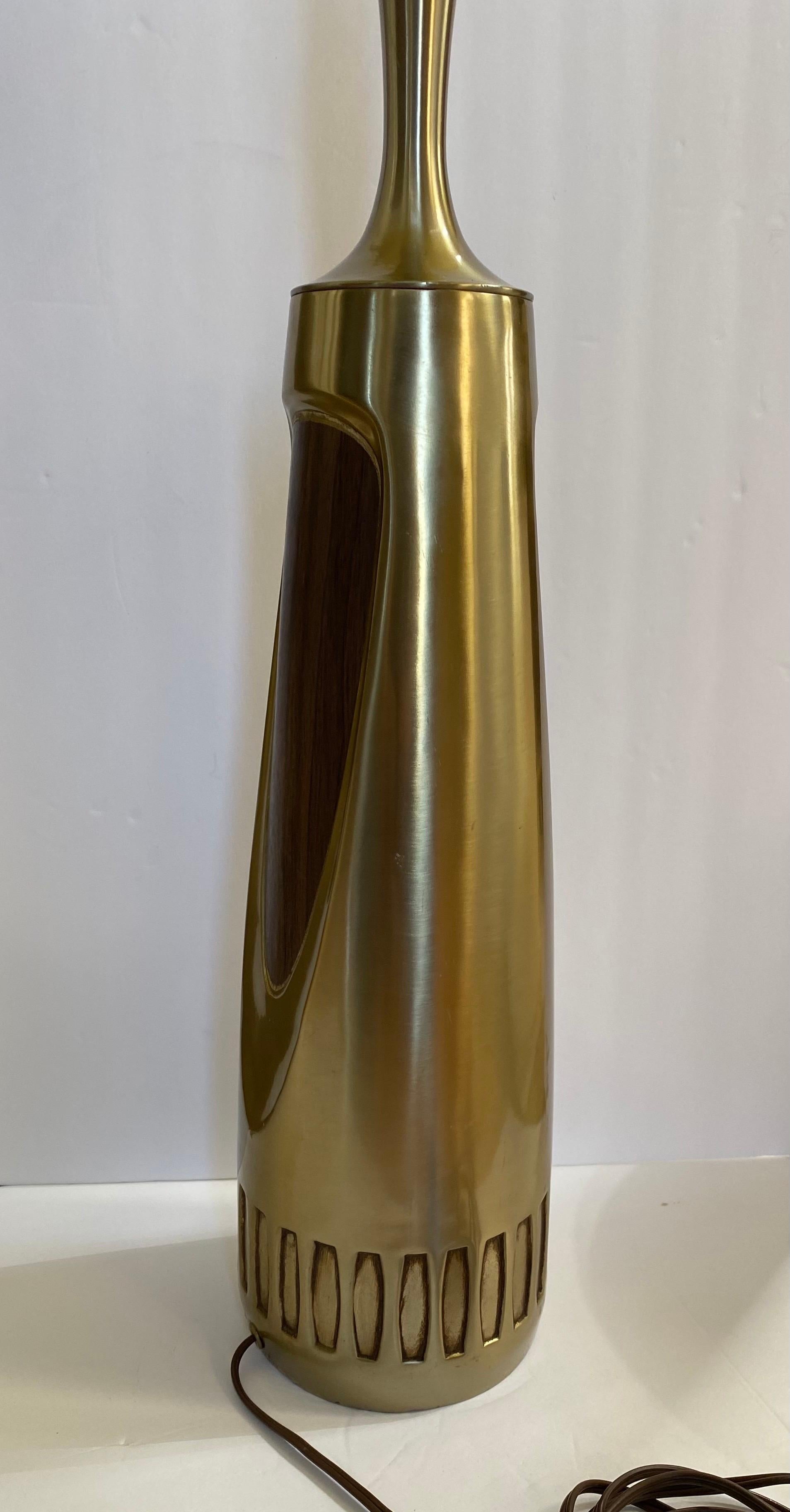 Sculptural Mid-Century Modern Brushed Brass and Walnut Wood Veneer Lamp, Laurel For Sale 2