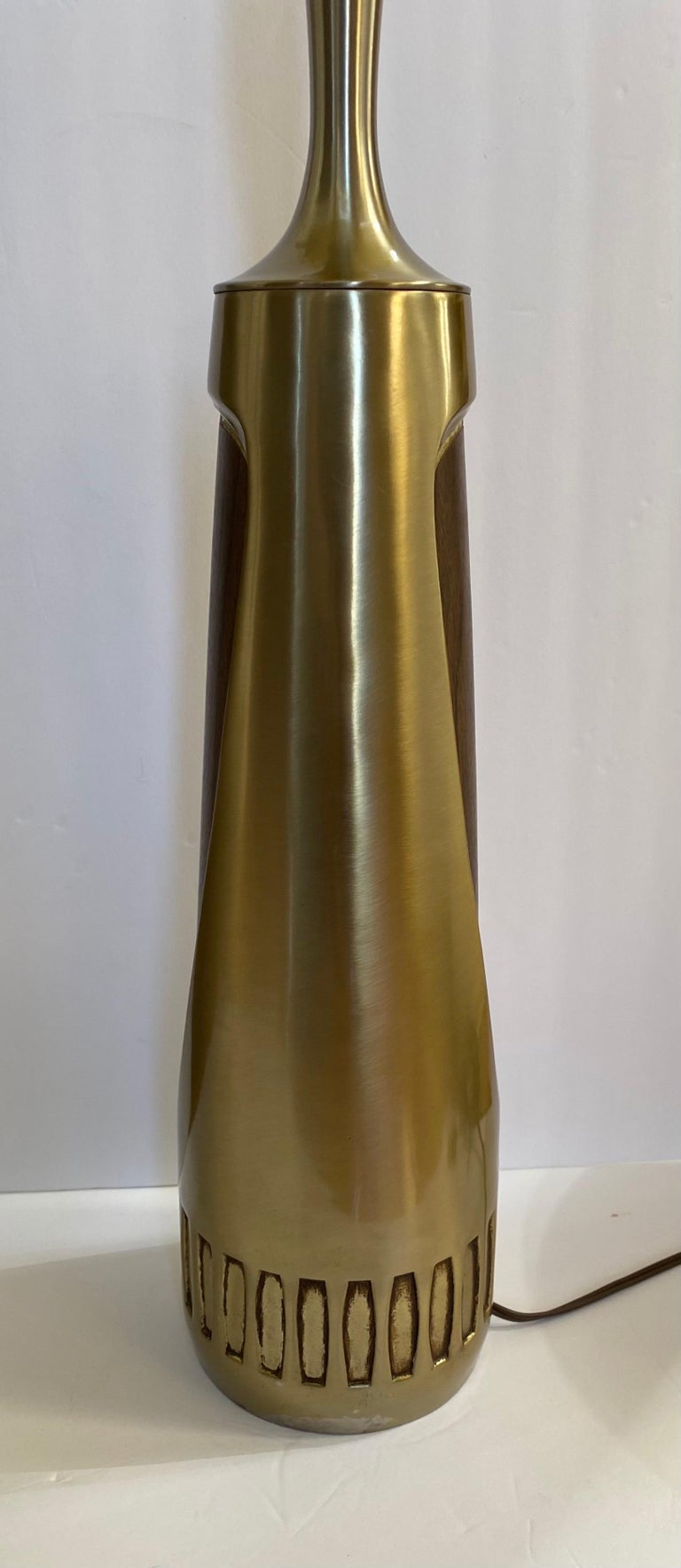 Sculptural Mid-Century Modern Brushed Brass and Walnut Wood Veneer Lamp, Laurel For Sale 3