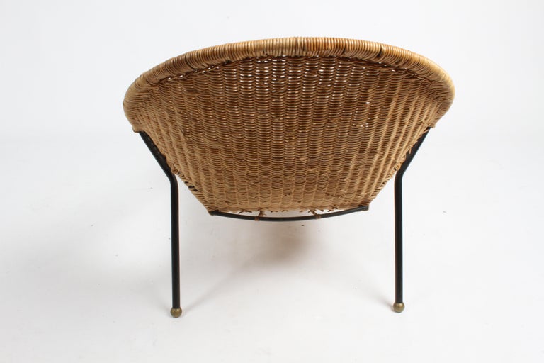 Sculptural Mid-Century Modern Chaise or Lounge with Woven Wicker on Iron Frame  7