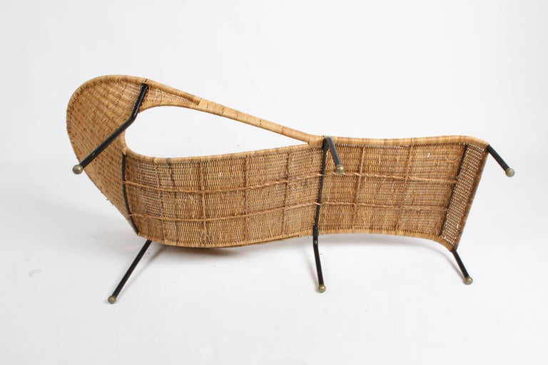 Sculptural Mid-Century Modern Chaise or Lounge with Woven Wicker on Iron Frame  9