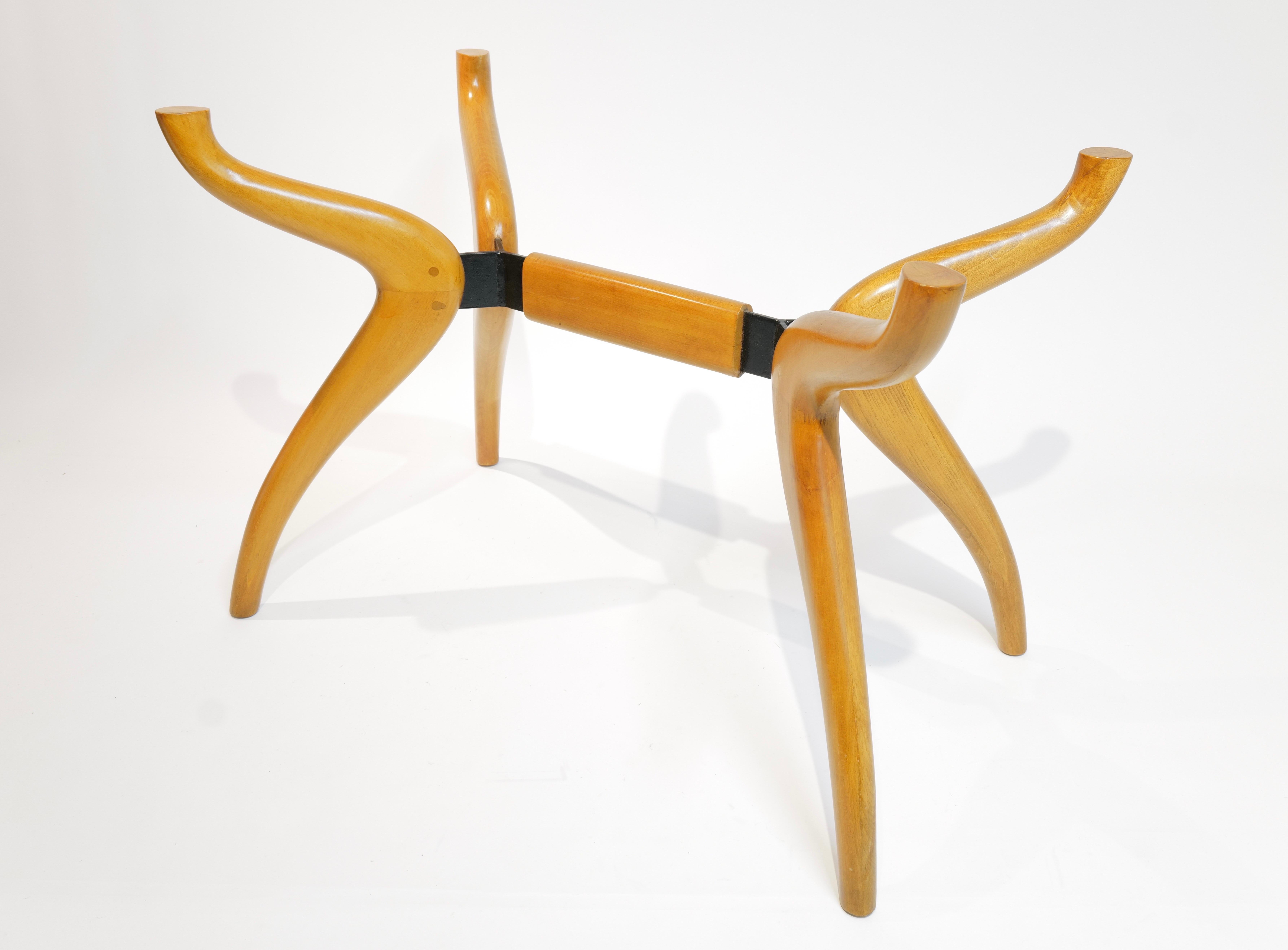 Mesa de comedor escultural de mediados de siglo con tablero de cristal y base de madera curvada Desconocido en venta