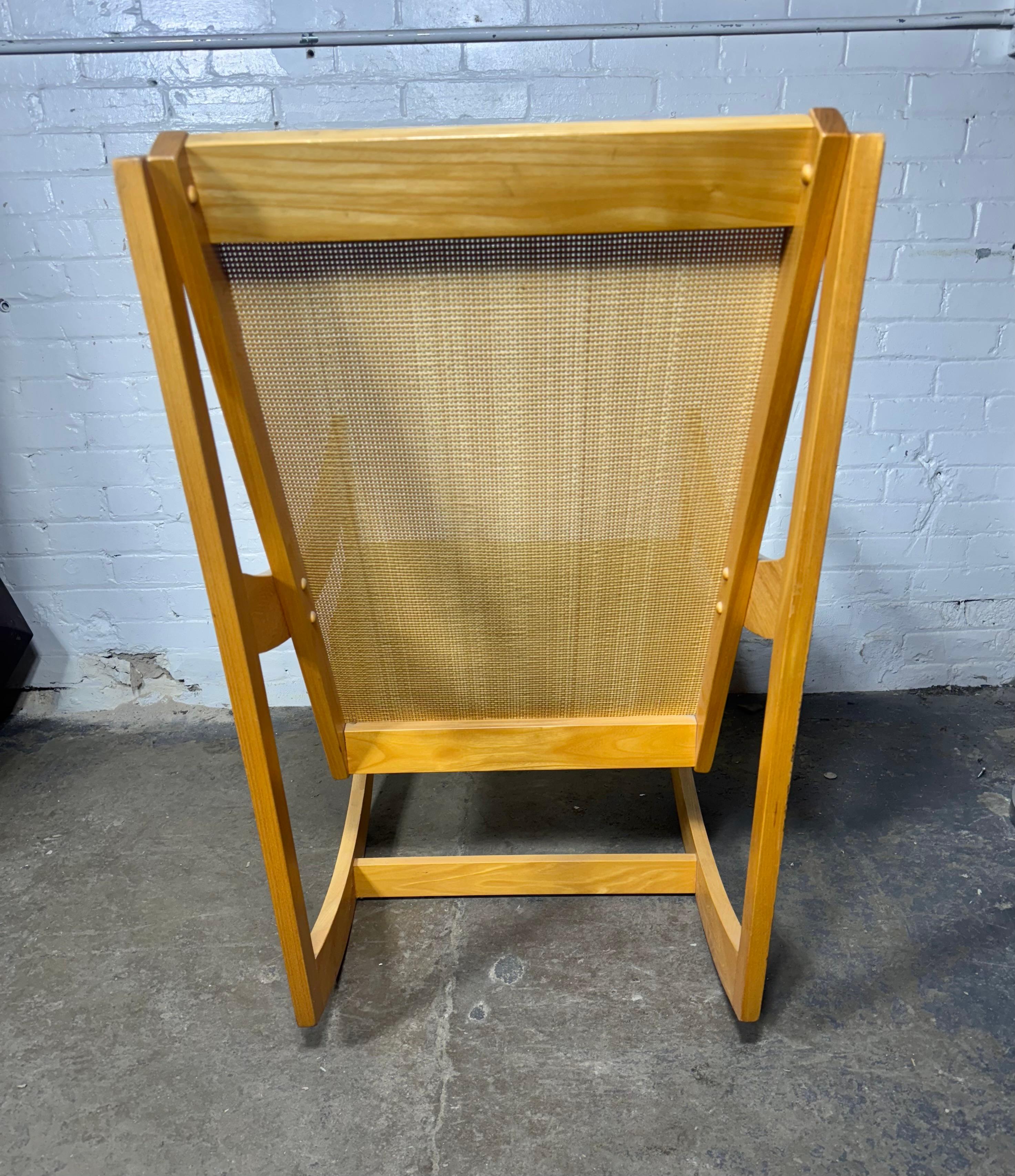 Tissu Fauteuil à bascule sculptural du milieu du siècle par Paoli en vente