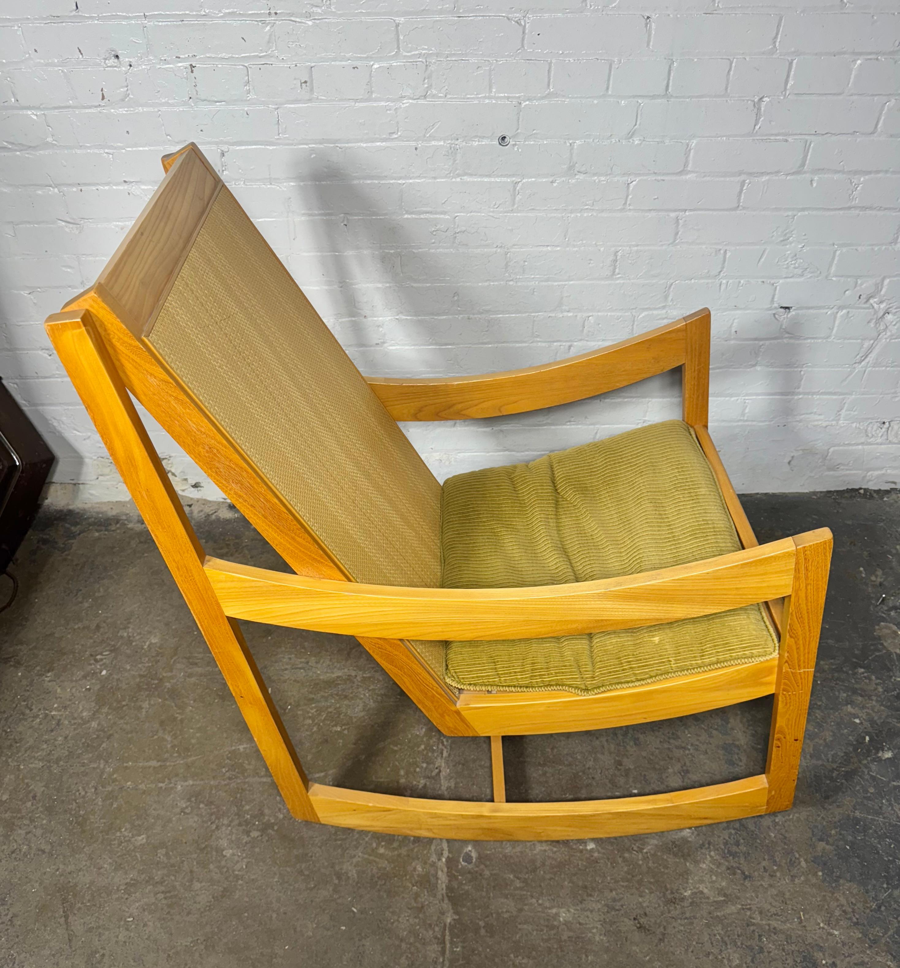 Fauteuil à bascule sculptural du milieu du siècle par Paoli en vente 2