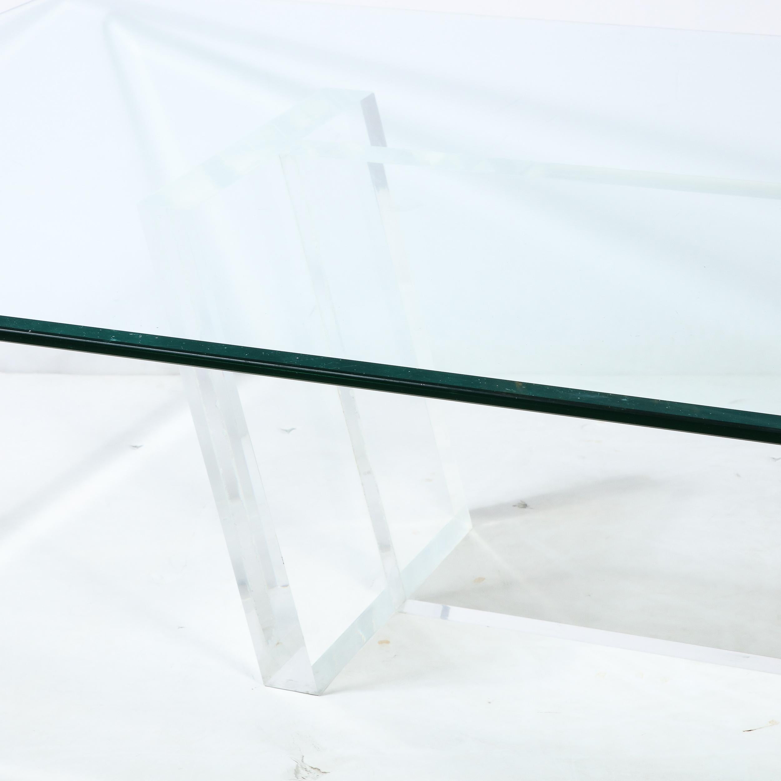 Sculptural Mid-Century Modernist Glass and Lucite Cocktail Table In Excellent Condition For Sale In New York, NY