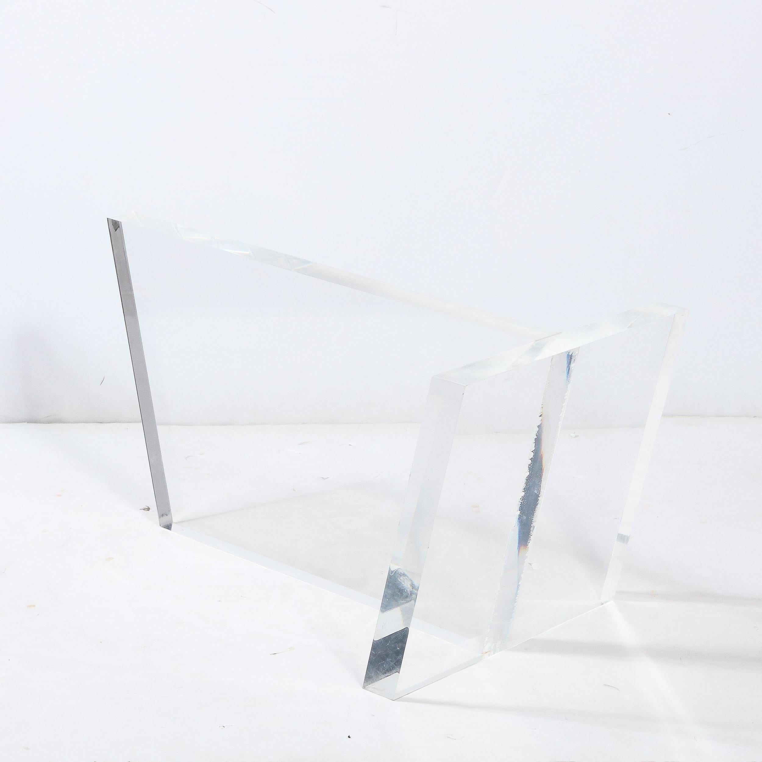 Table à cocktail sculpturale moderniste du milieu du siècle dernier en verre et lucite en vente 2