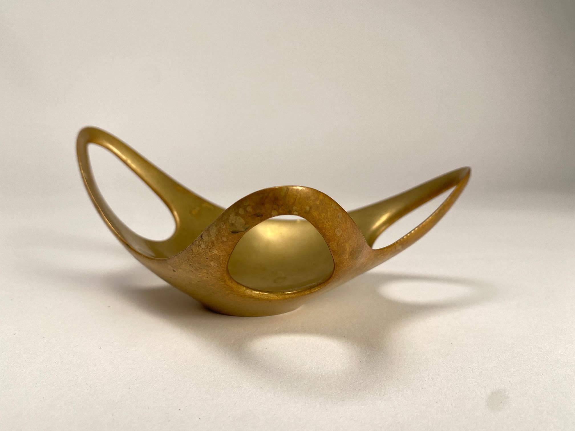 Danois Sculptural Mid-century Organic Objects Objects for Objects  en laiton, Danemark années 1960 en vente
