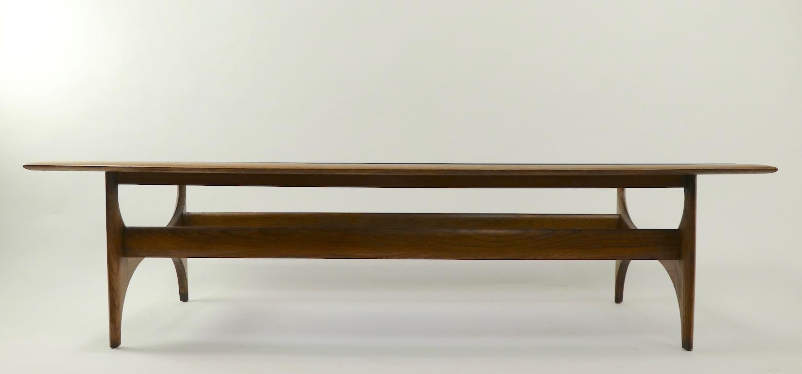 Sculptural Mid Century  Silhouette Coffee Table by Lane Furniture In Good Condition In New York, NY