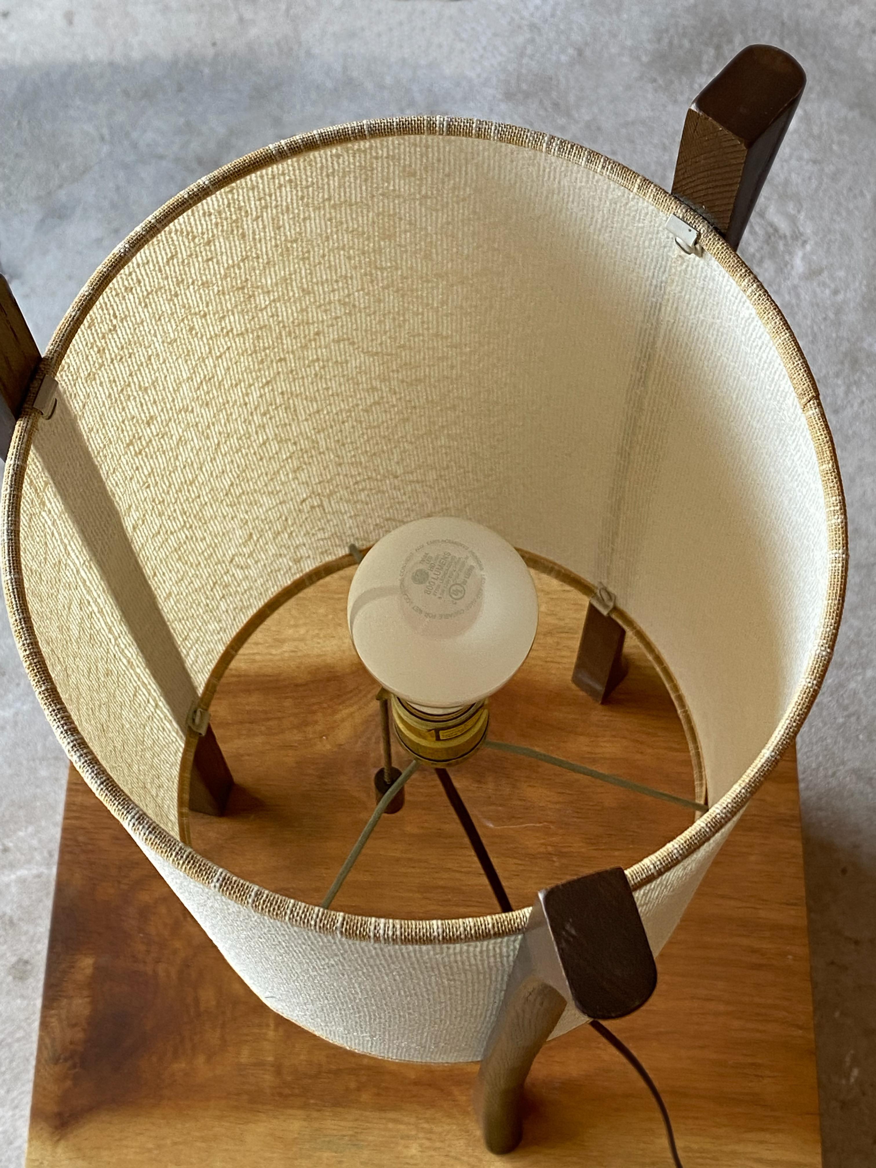 Sculptural Mid Century Table Lamp In Good Condition In Round Rock, TX