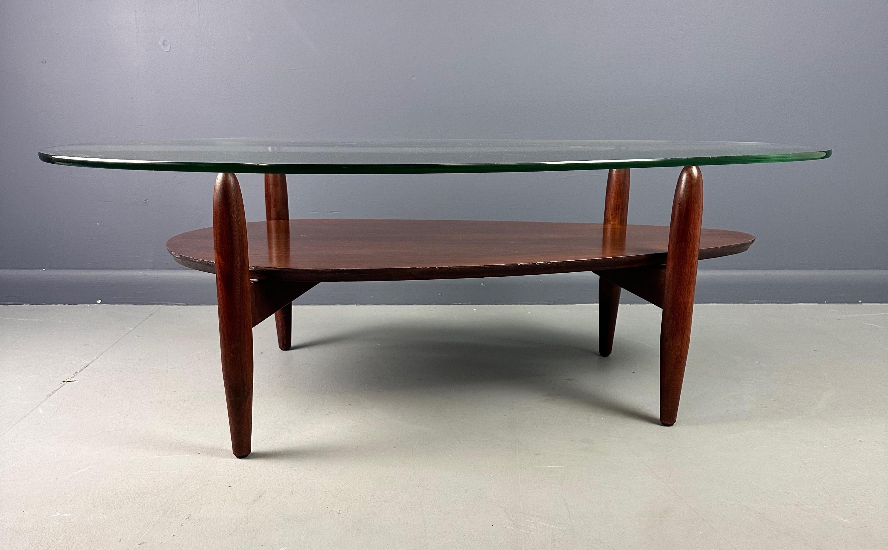 North American Sculptural Mid Century Teardrop Coffee Table in Walnut by Adrian Pearsall For Sale