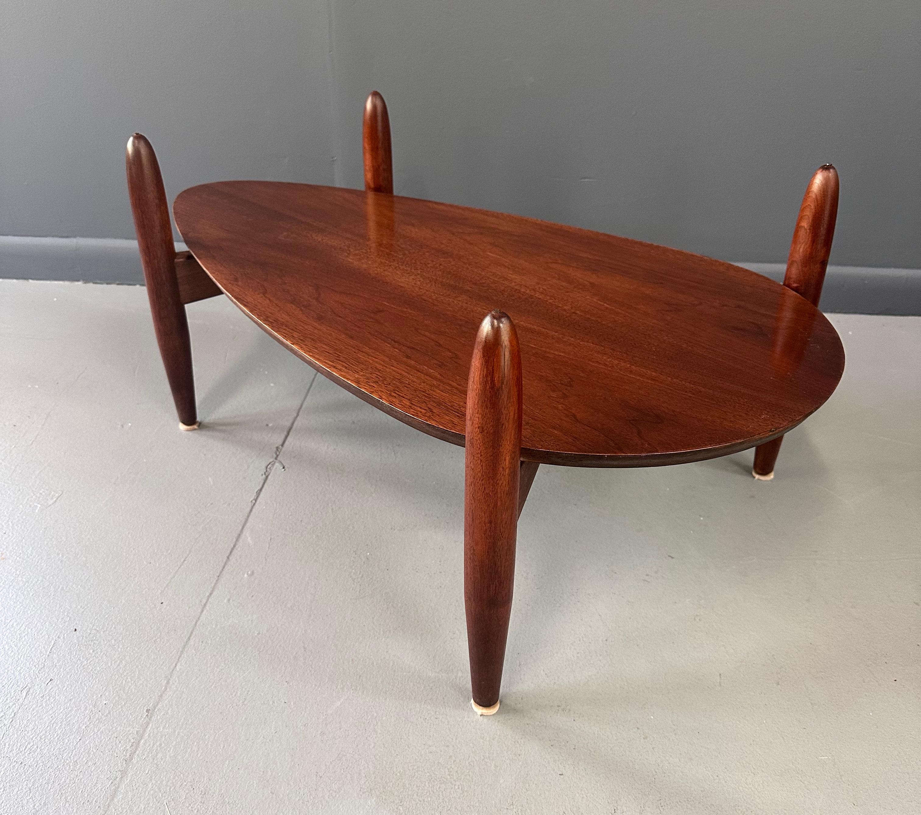Sculptural Mid Century Teardrop Coffee Table in Walnut by Adrian Pearsall For Sale 1