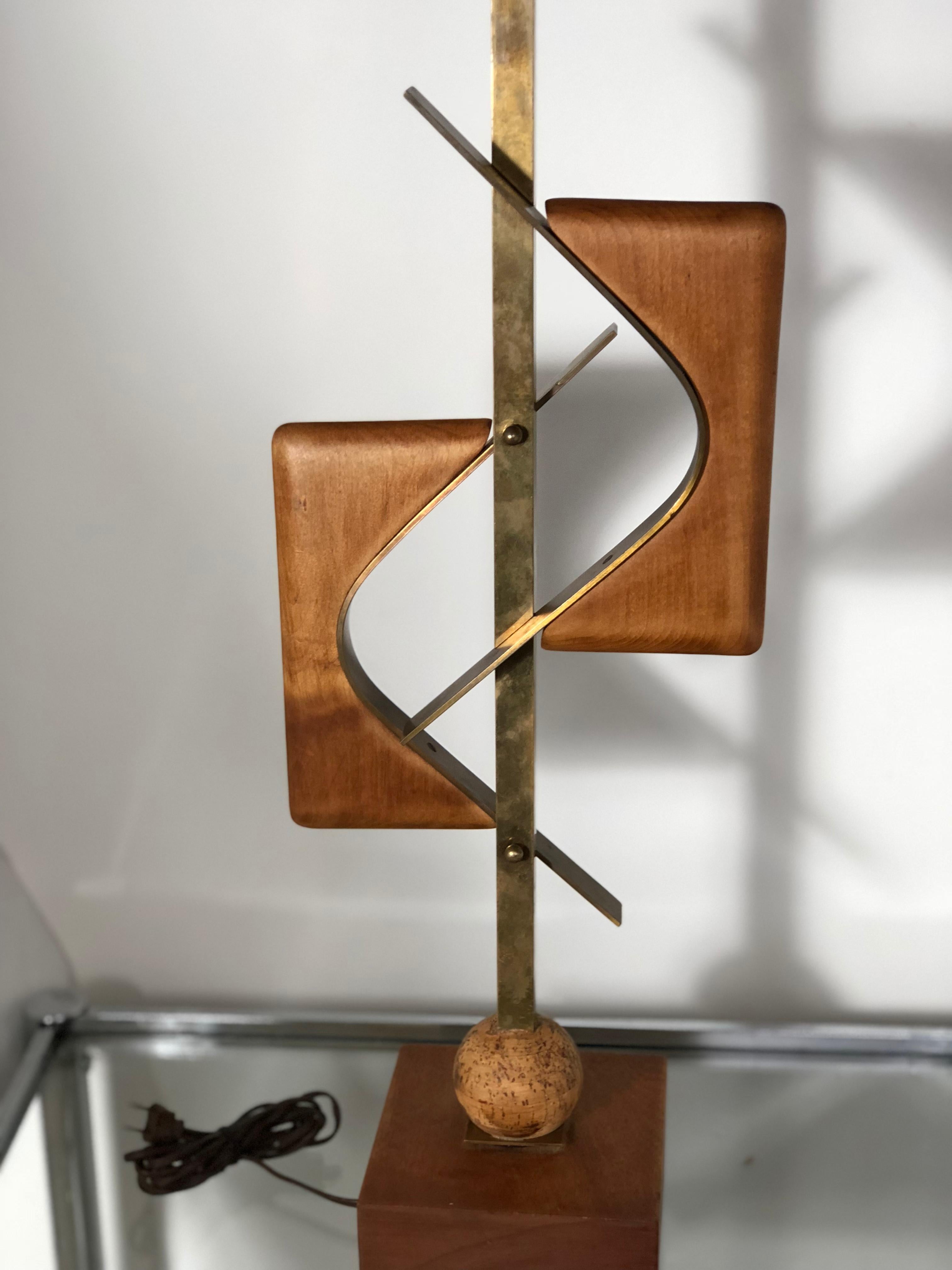 Sculptural Midcentury Lamp of Walnut, Brass, and Cork In Good Condition In Atlanta, GA