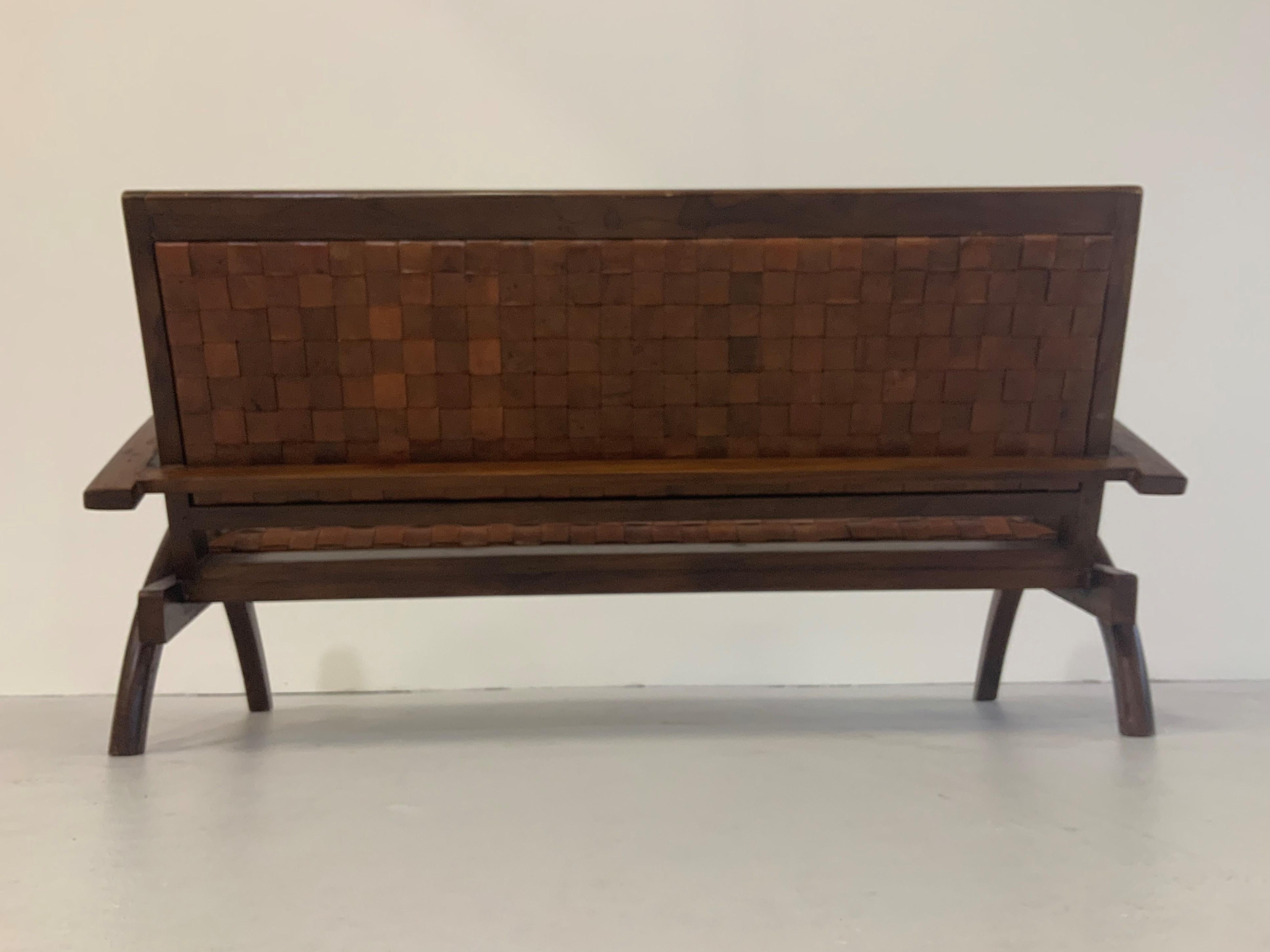 Sculptural Midcentury Scandinavian Vintage Woven Leather Bench Lounge Sofa 1960s In Good Condition For Sale In Hamburg, DE