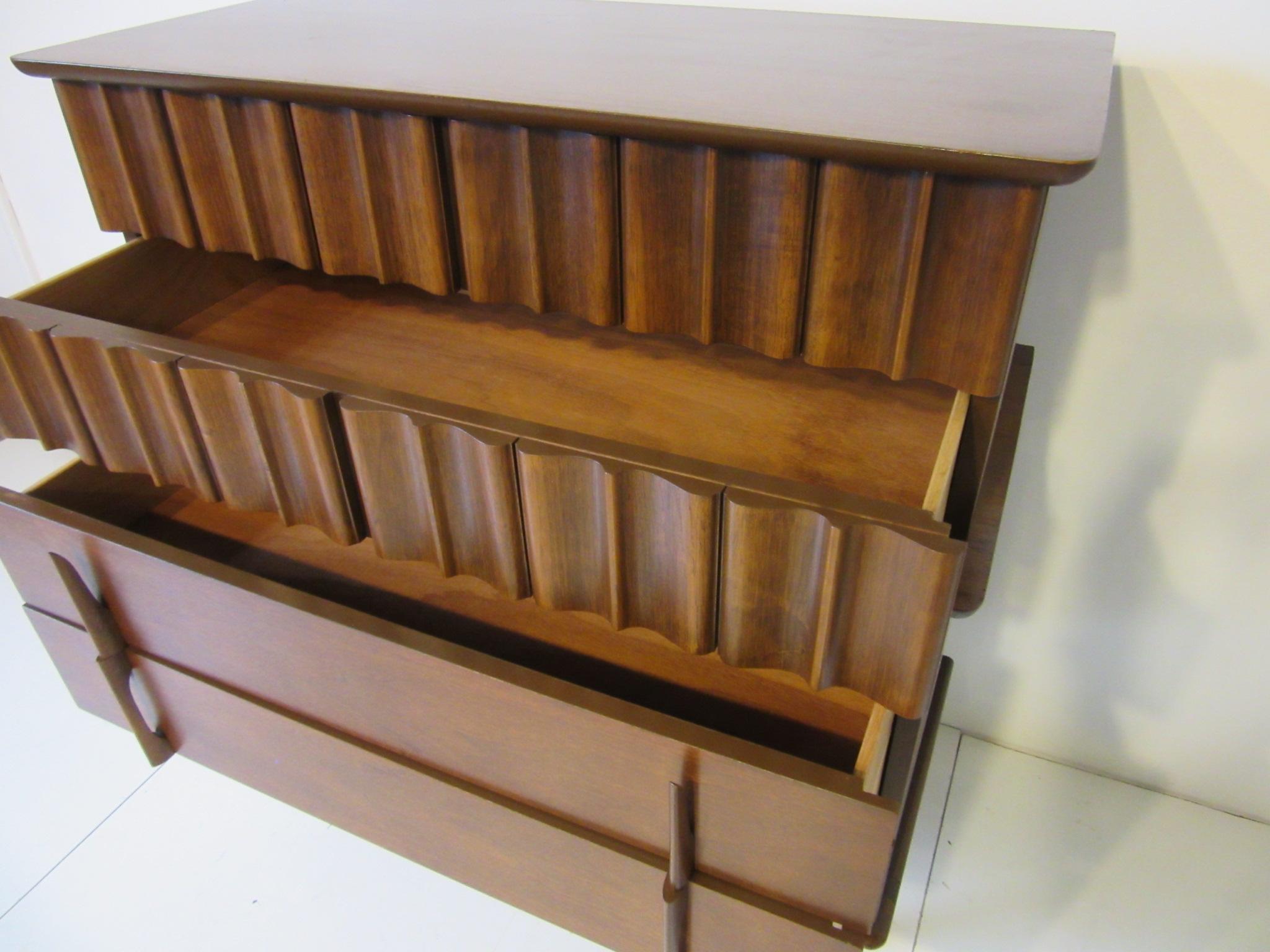 Sculptural Midcentury Tall Chest on Chest Dresser In Excellent Condition In Cincinnati, OH