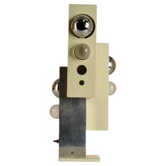 Skulpturale Minimalistische Creme Metall & Nickel 1960's Italienische Tischlampe