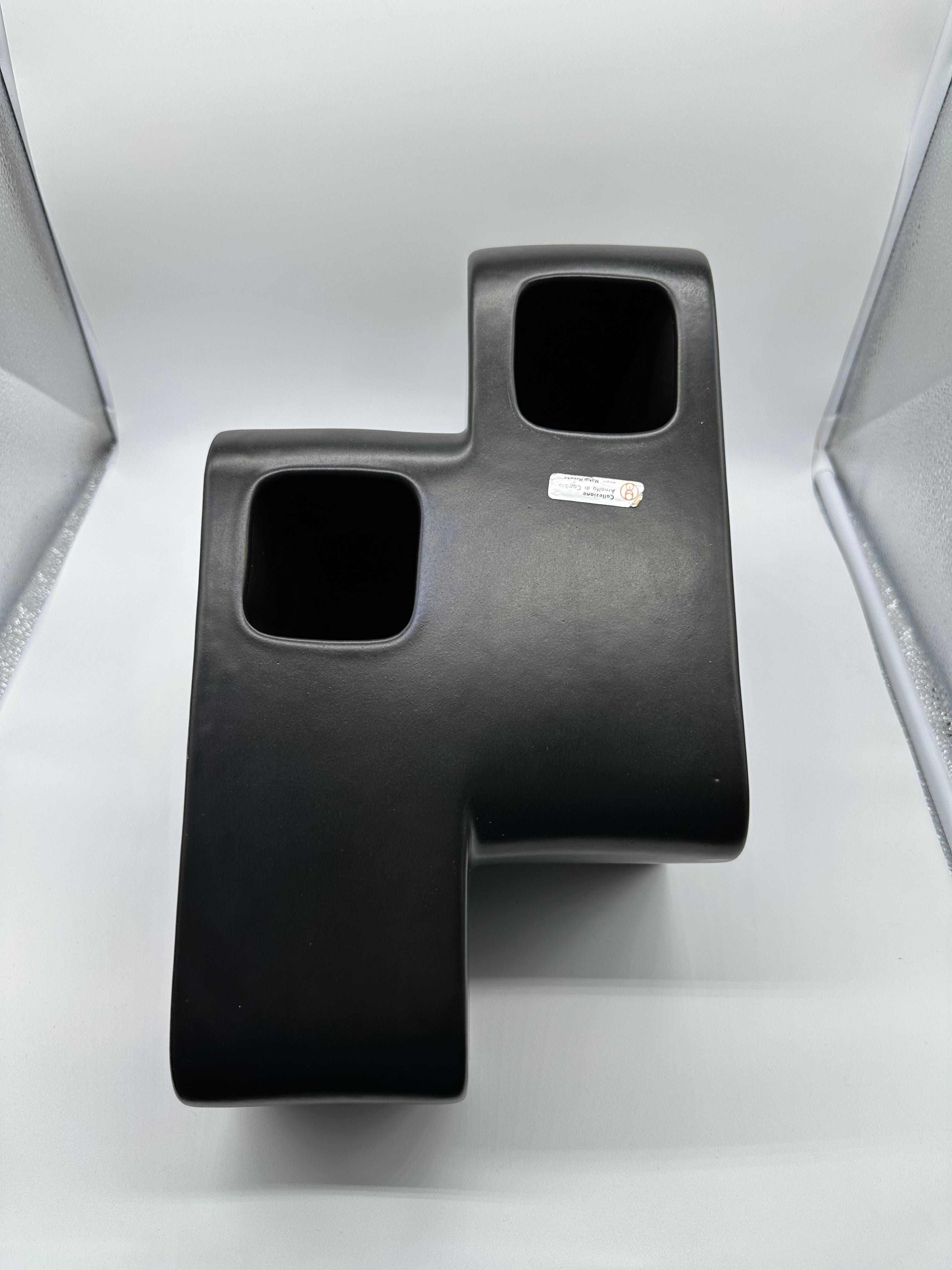 Jarrón escultural minimalista de cerámica negra de Makio Hasuike, Arnolfo di Cambio en venta 4
