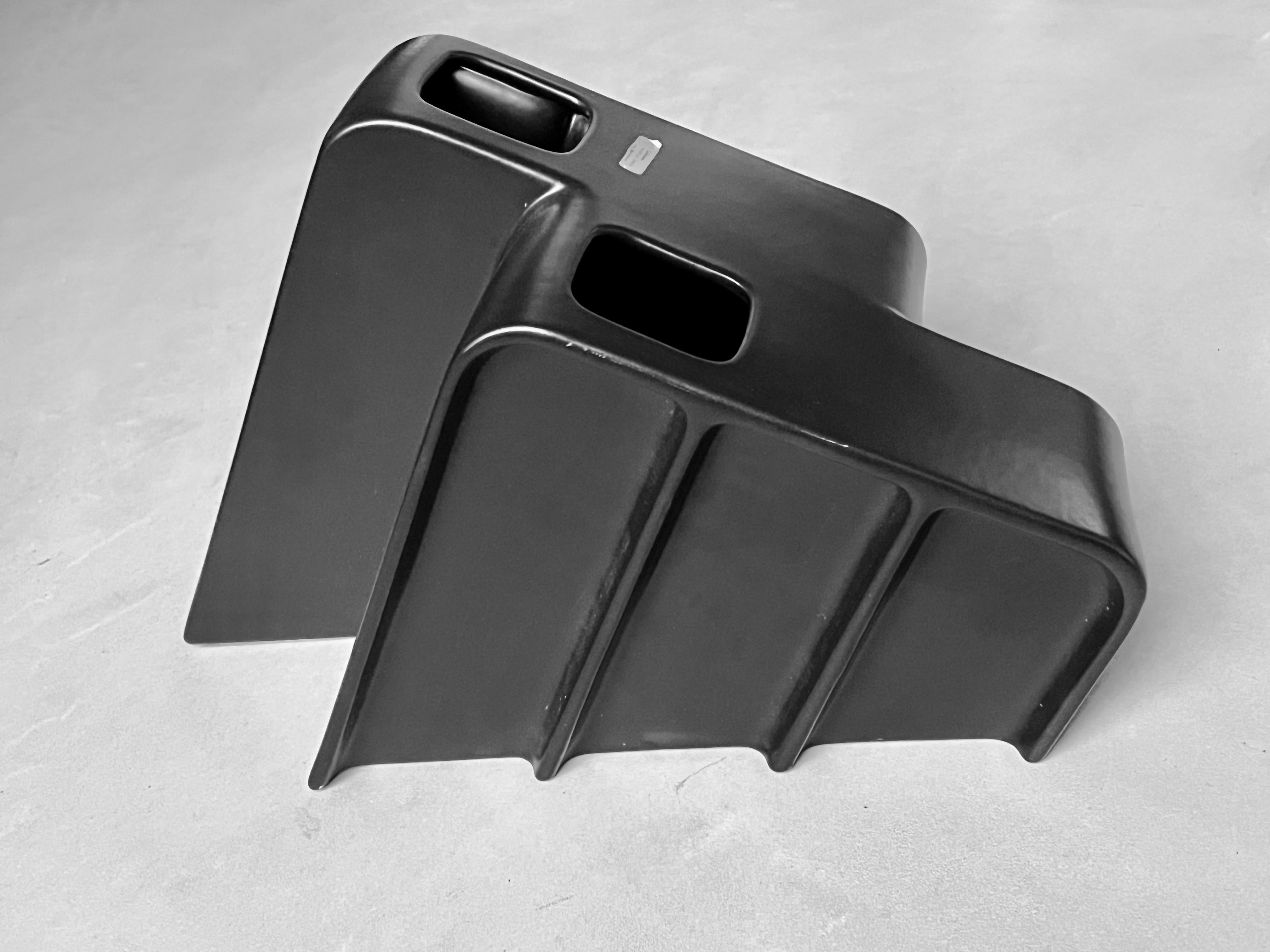 Jarrón escultural minimalista de cerámica negra de Makio Hasuike, Arnolfo di Cambio en venta 2