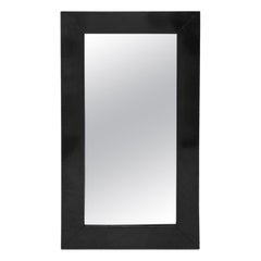 Skulpturaler Spiegelrahmen (26"), mit Metallverkleidung in antikem Weißbronze-Look