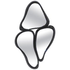 Specchio scultoreo in conchiglia nera e ottone bronzato di Kifu Paris
