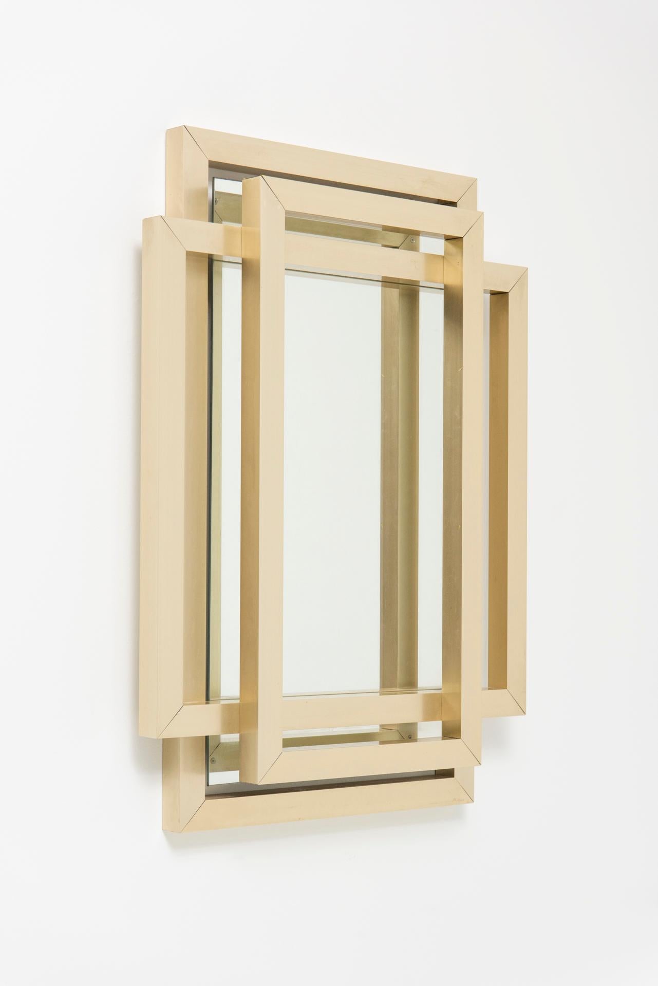 Français Miroir sculptural en laiton - Philippe Jean en vente